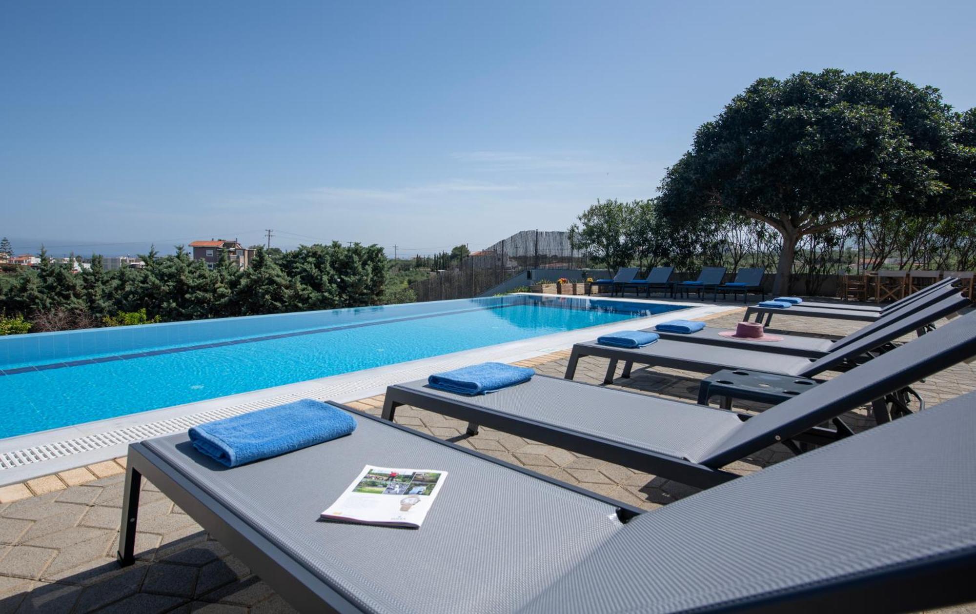 Four Seasons Private - Seaview - Big Heated Pool - Gym - Sport Activities