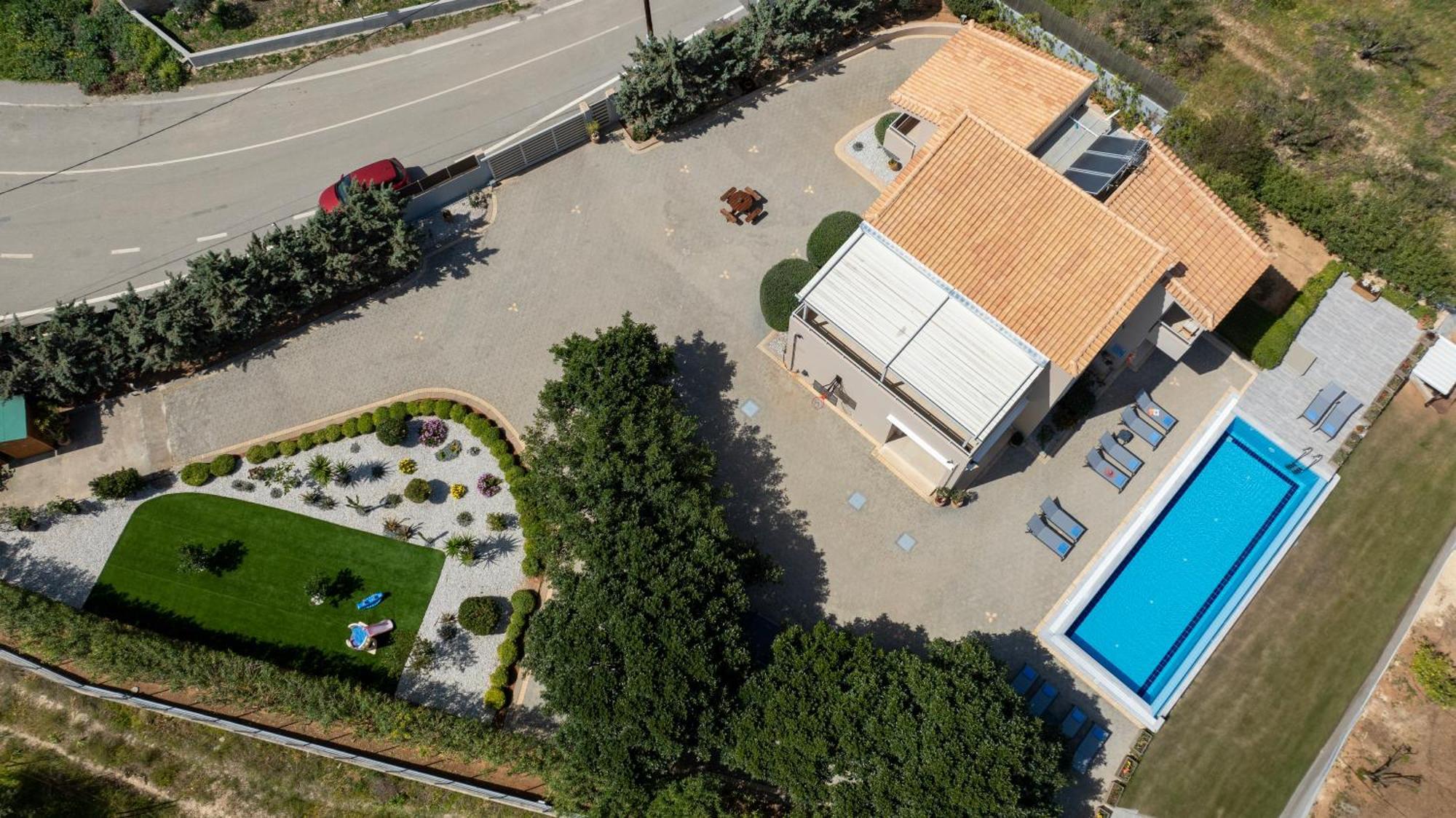 Villa Four Seasons Private - Seaview - Big Heated Pool - Gym - Sport Activities *