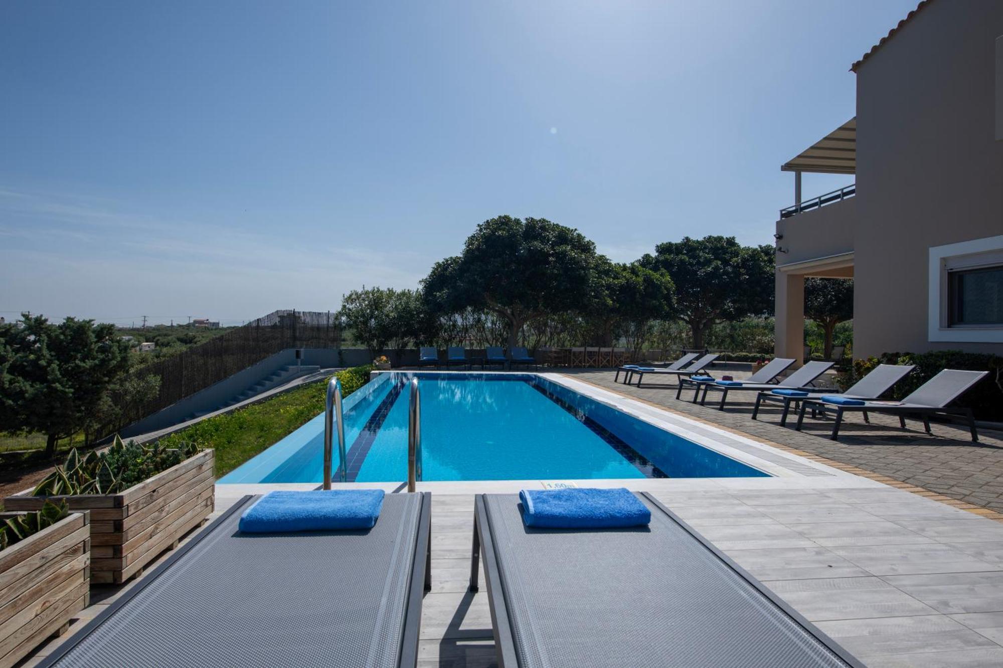 Four Seasons Private - Seaview - Big Heated Pool - Gym - Sport Activities