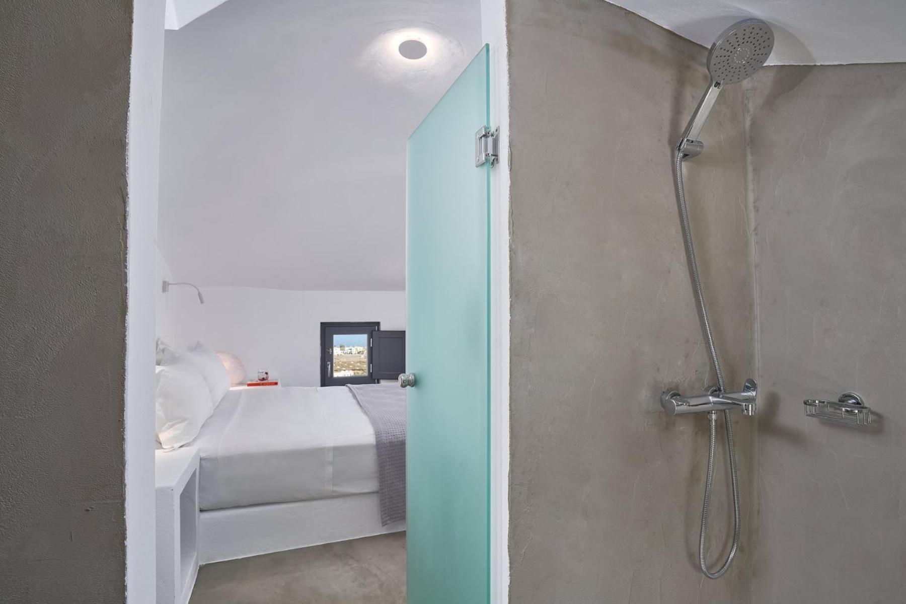 Topos Exclusive Santorini *