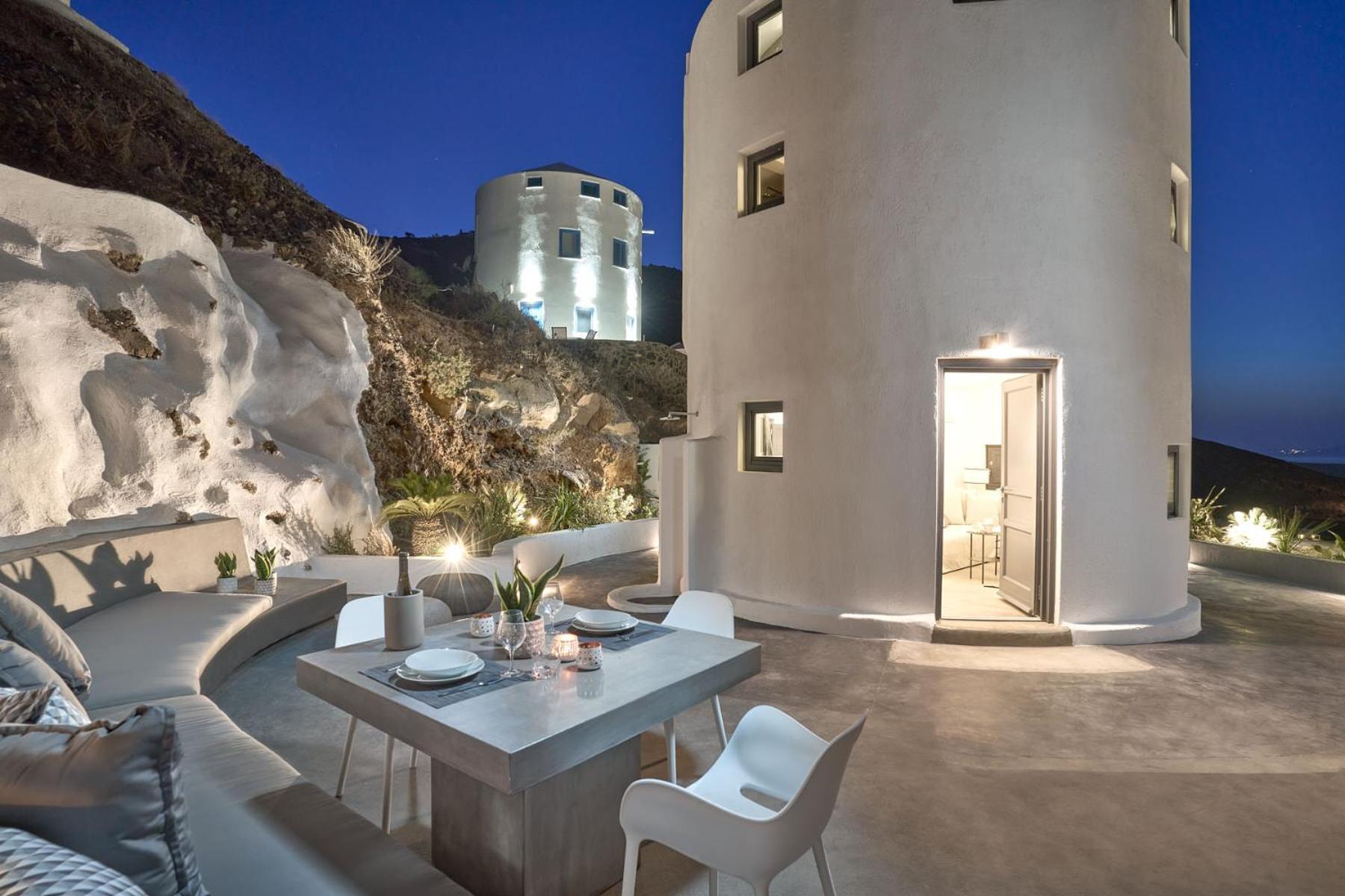 Topos Exclusive Santorini *