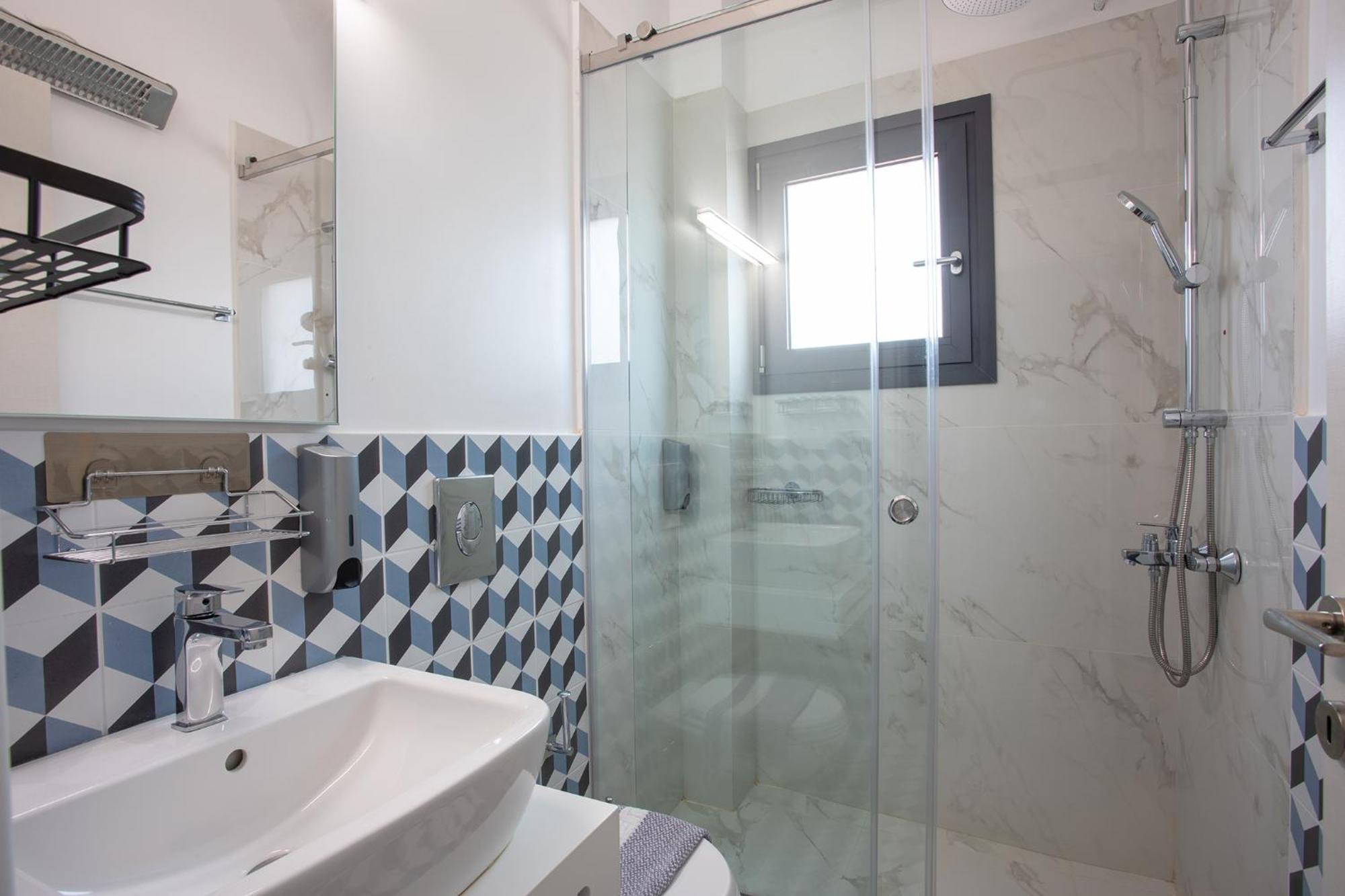 Aonia Luxurious Modern Boutique *
