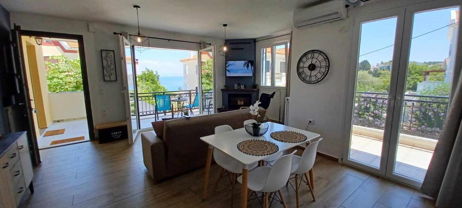 Seaview Luxury Apartment