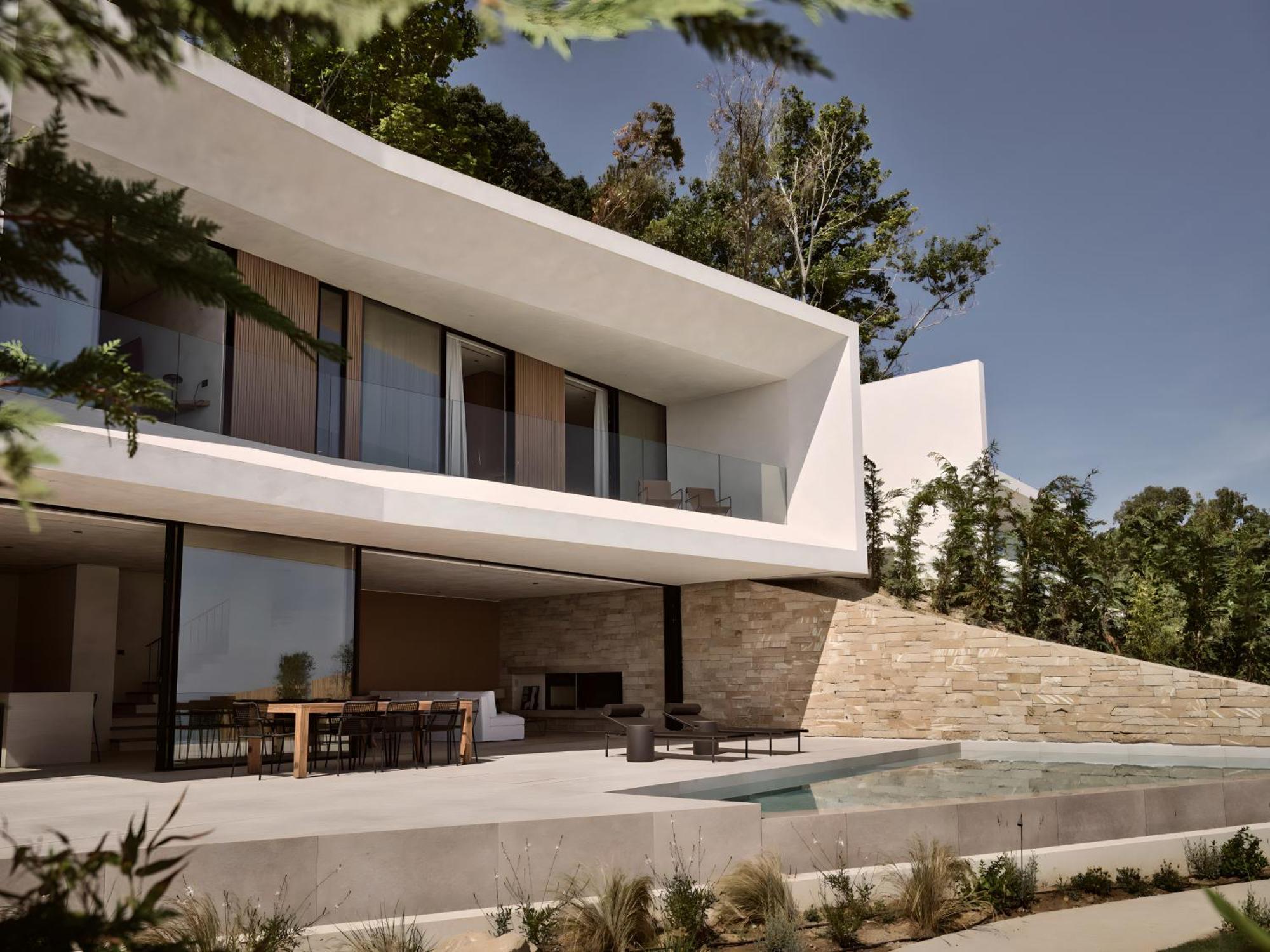 Opsis Villas, A Waterfront & Architectural Retreat *