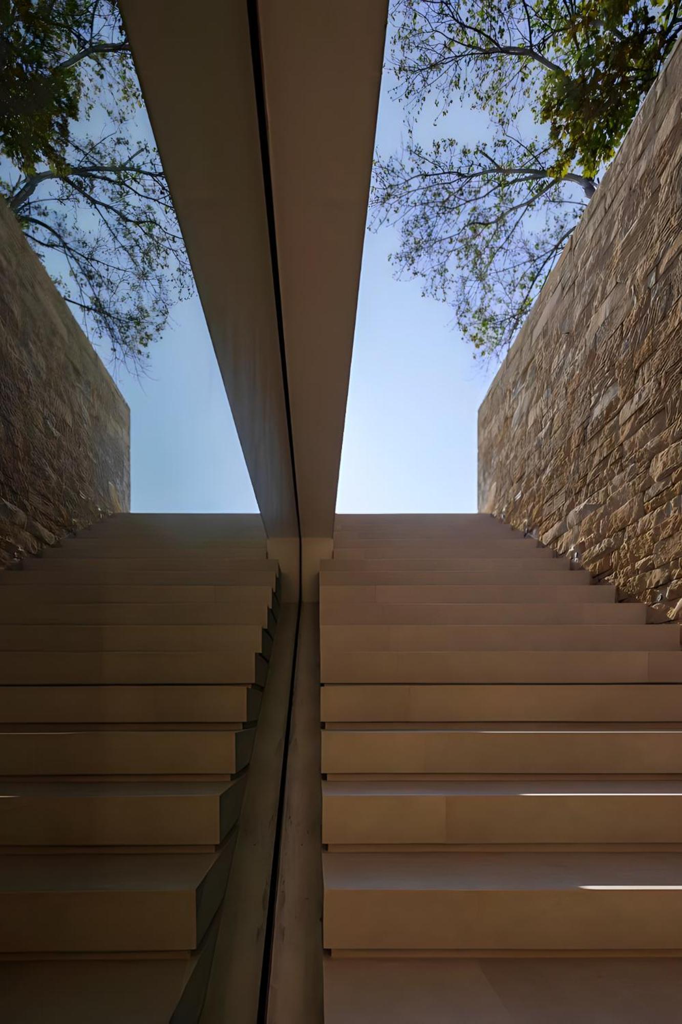 Opsis Villas, A Waterfront & Architectural Retreat