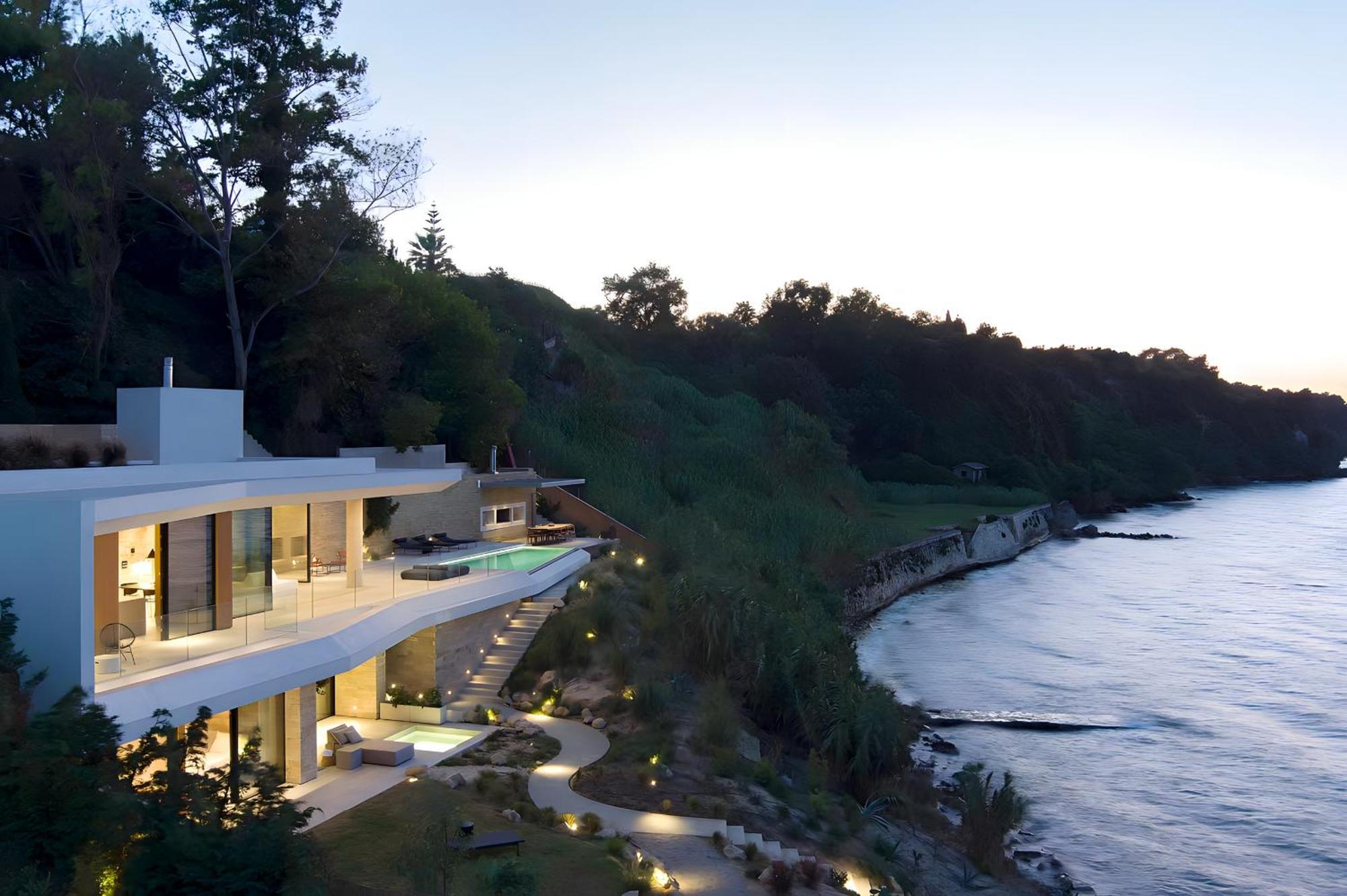 Opsis Villas, A Waterfront & Architectural Retreat *