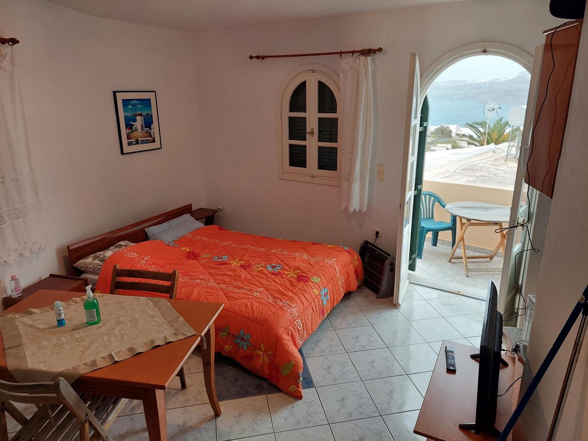 Apartment Akrotiri Cosy With Private Patio And Scenic View