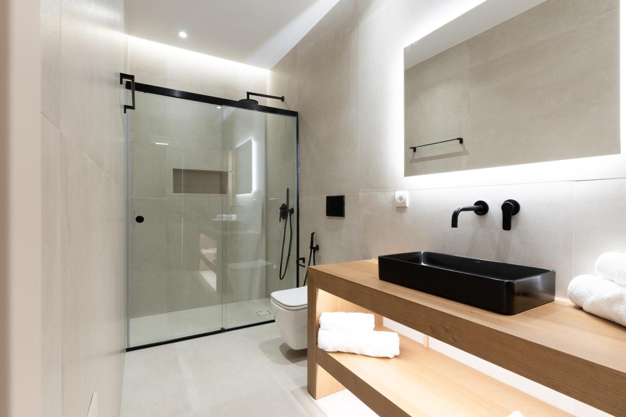 Kooba Luxury *