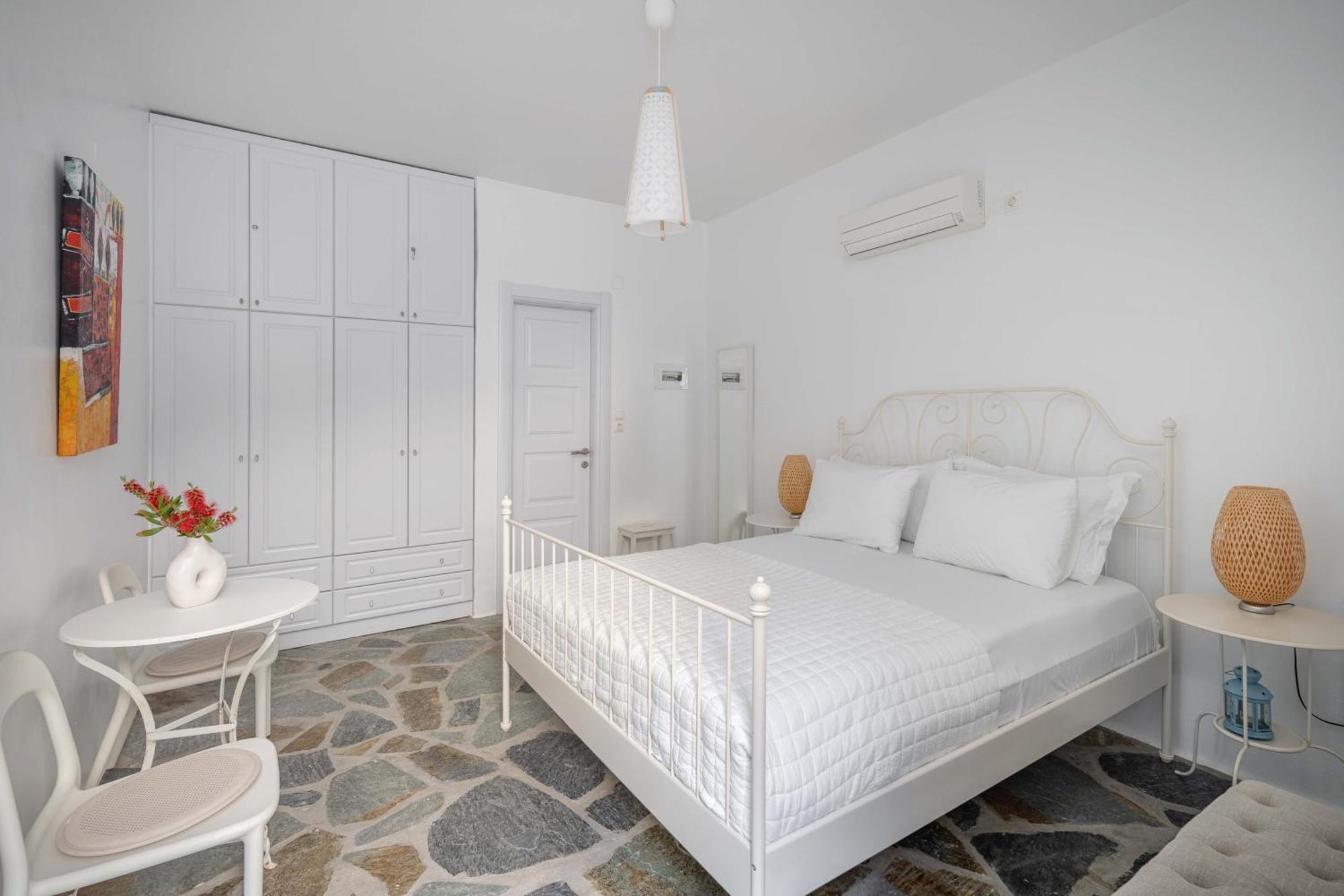 Agios Sostis Serifos Town
