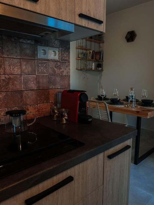 Hayes Seaside Apartment Megas Gialos - Nites