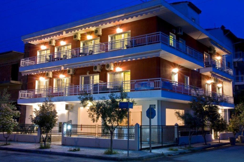 Niovi Apartment