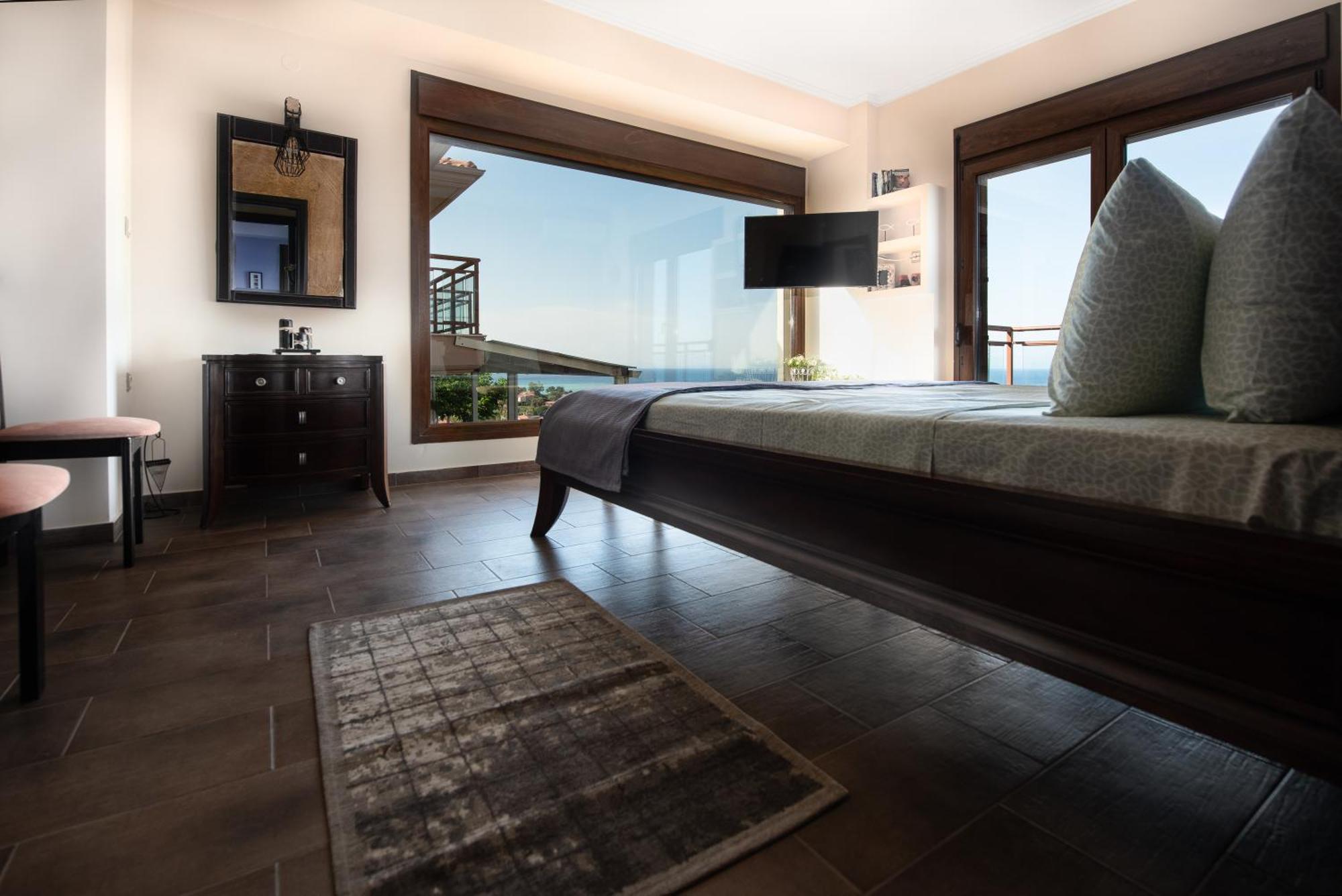 Maria Luxury *