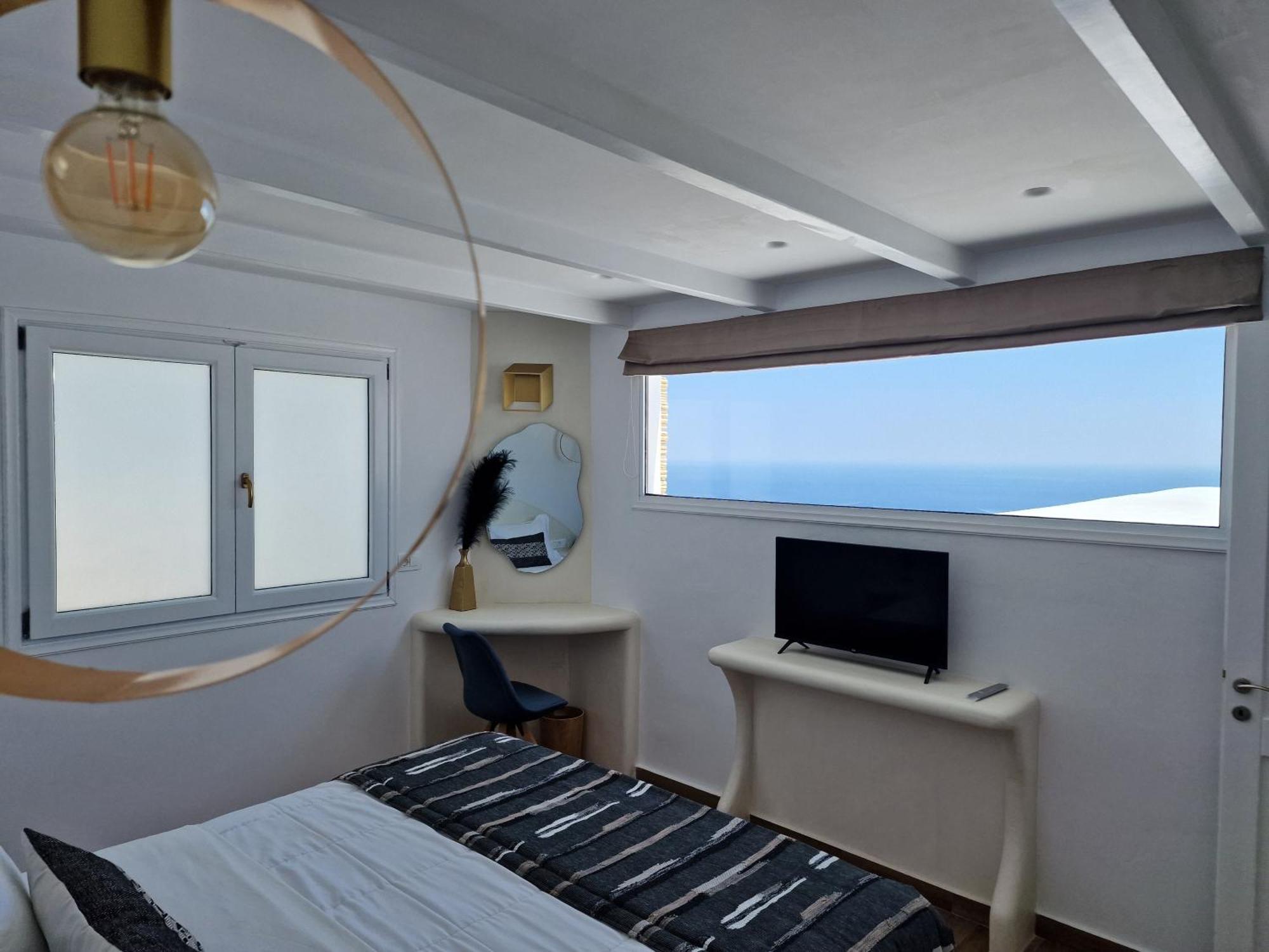 Hotel Amerisa & Fira (Santorini)