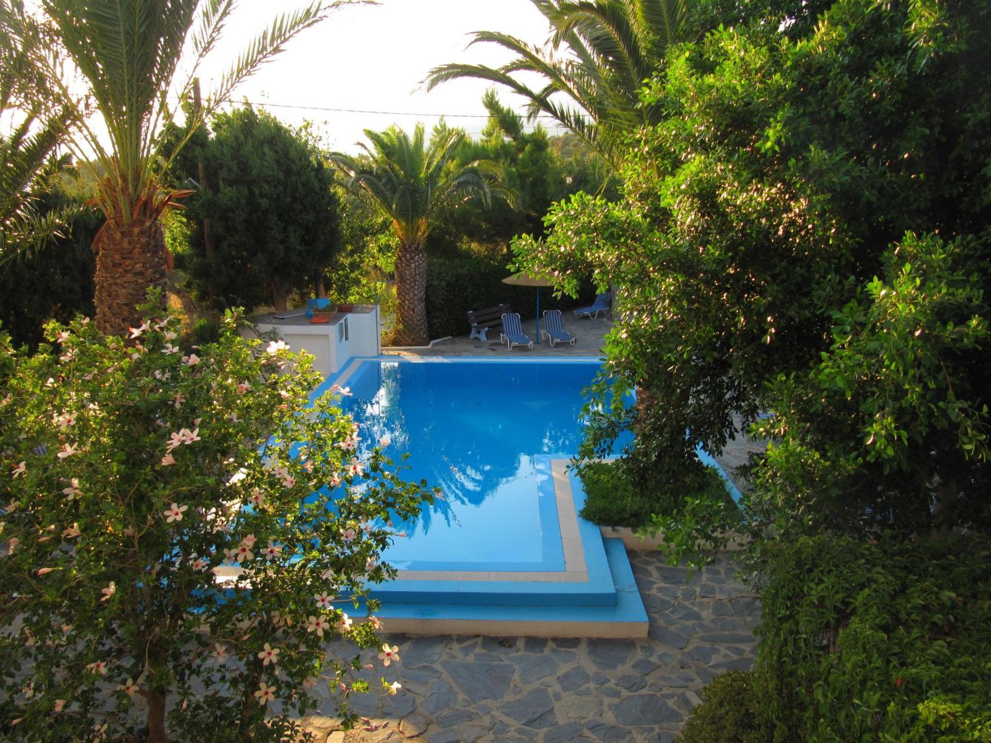 Aparthotel Oasis Apartments & Rooms