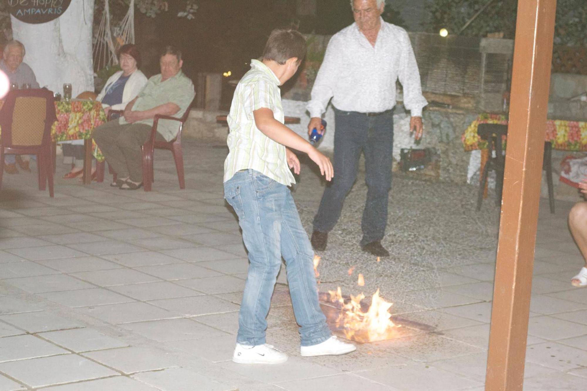 Ampavris Family Aparthotel 3*
