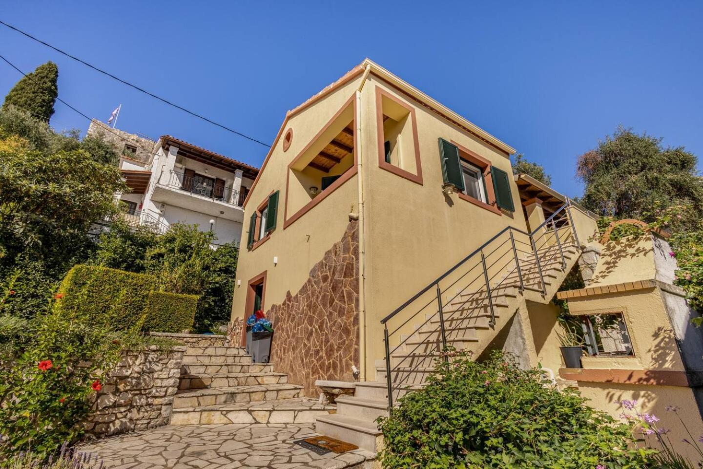 Edem Villa