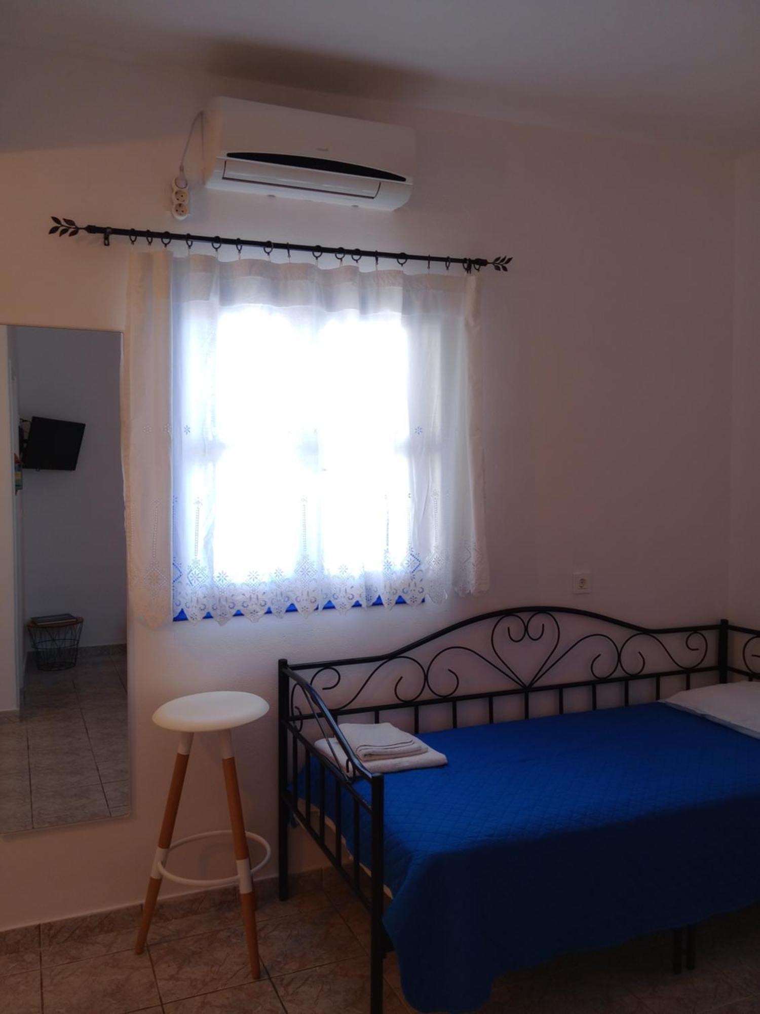 Meltemi Room's And Studios