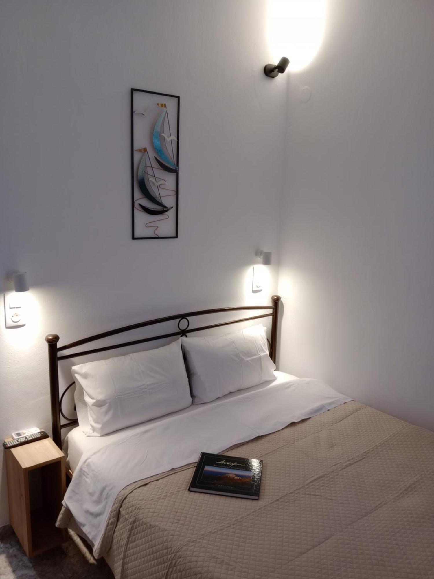 Meltemi Room's And Studios *