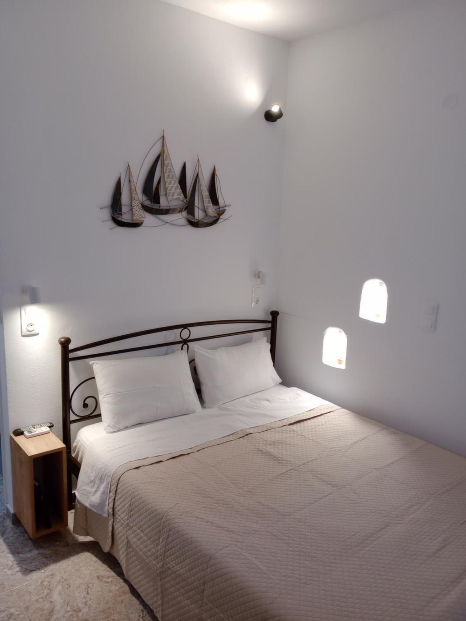 Meltemi Room's And Studios Anafi