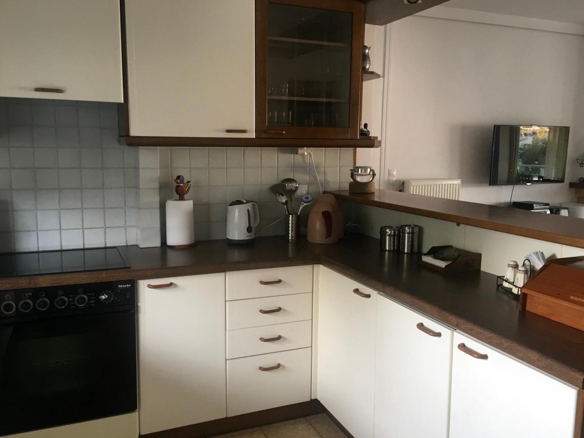 Apartment Bay Watch Close To The Airport At