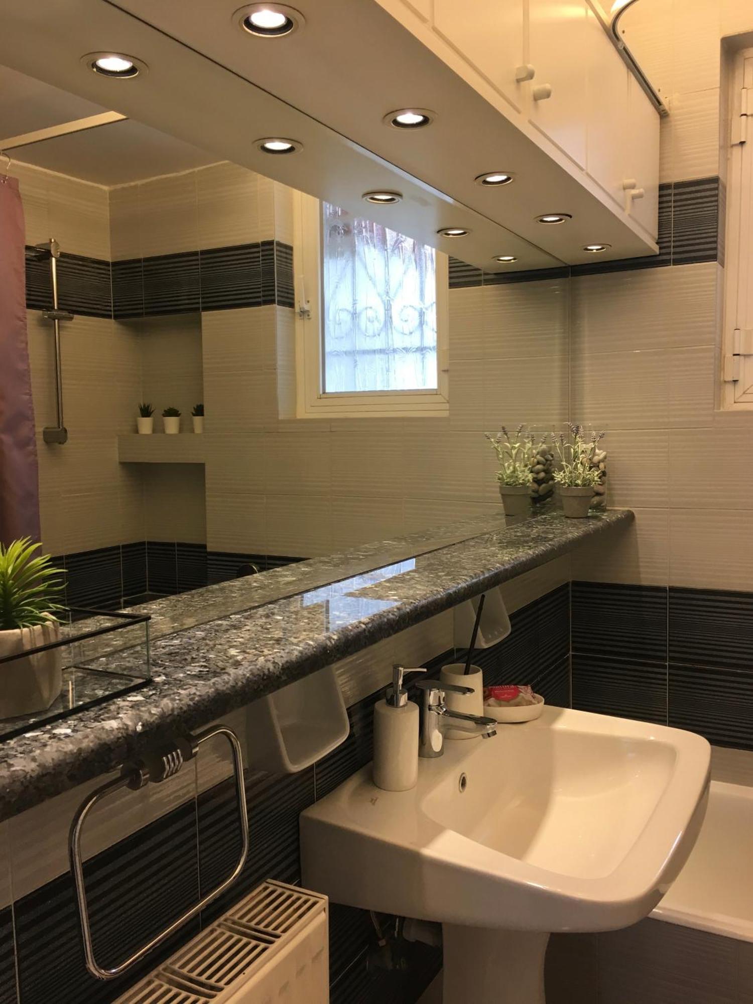 Apartment Bay Watch Close To The Airport At