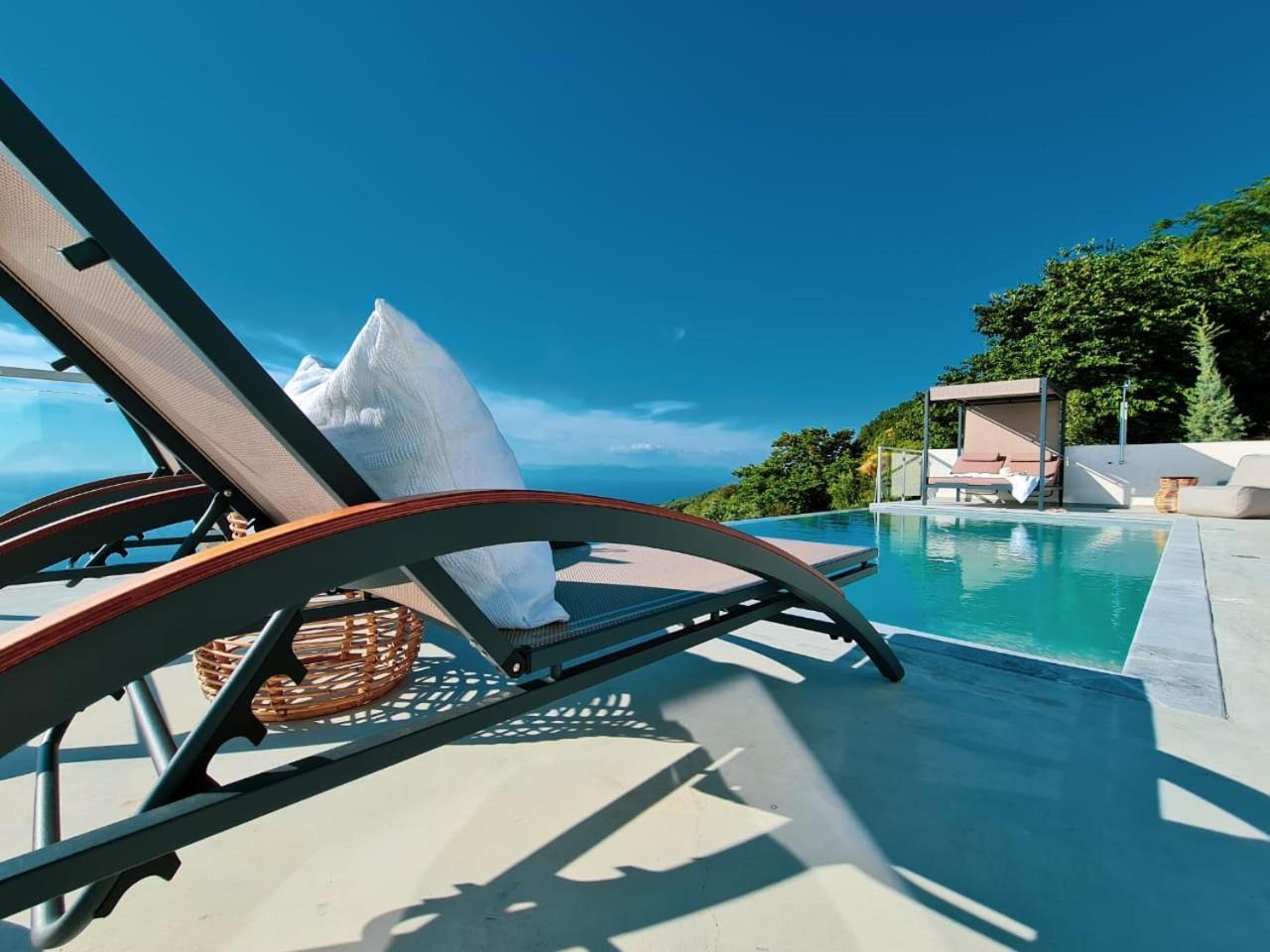Owl Villa Drymon