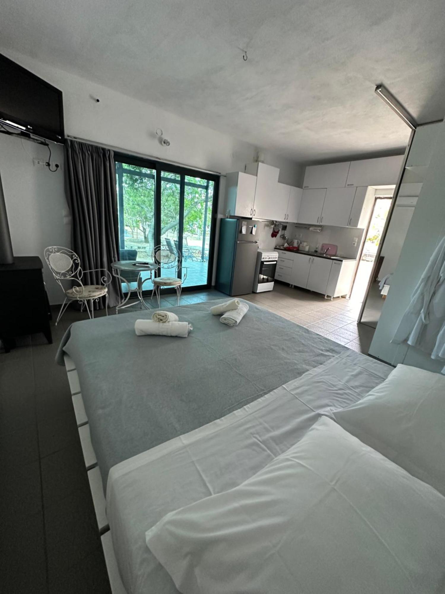 Solmar Aegina With Private Pool - Jacuzzi Apartment *