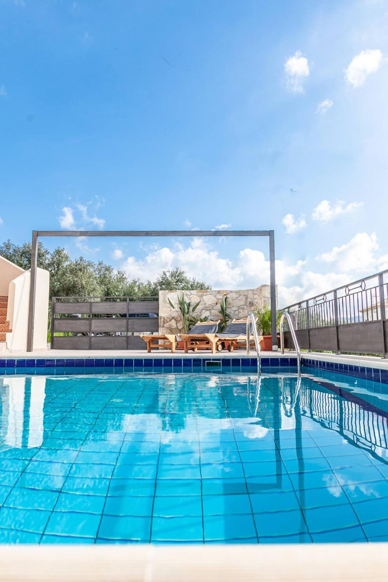 Vila Vasiliki, Next To Platanias, 6min From Sea Vrisai