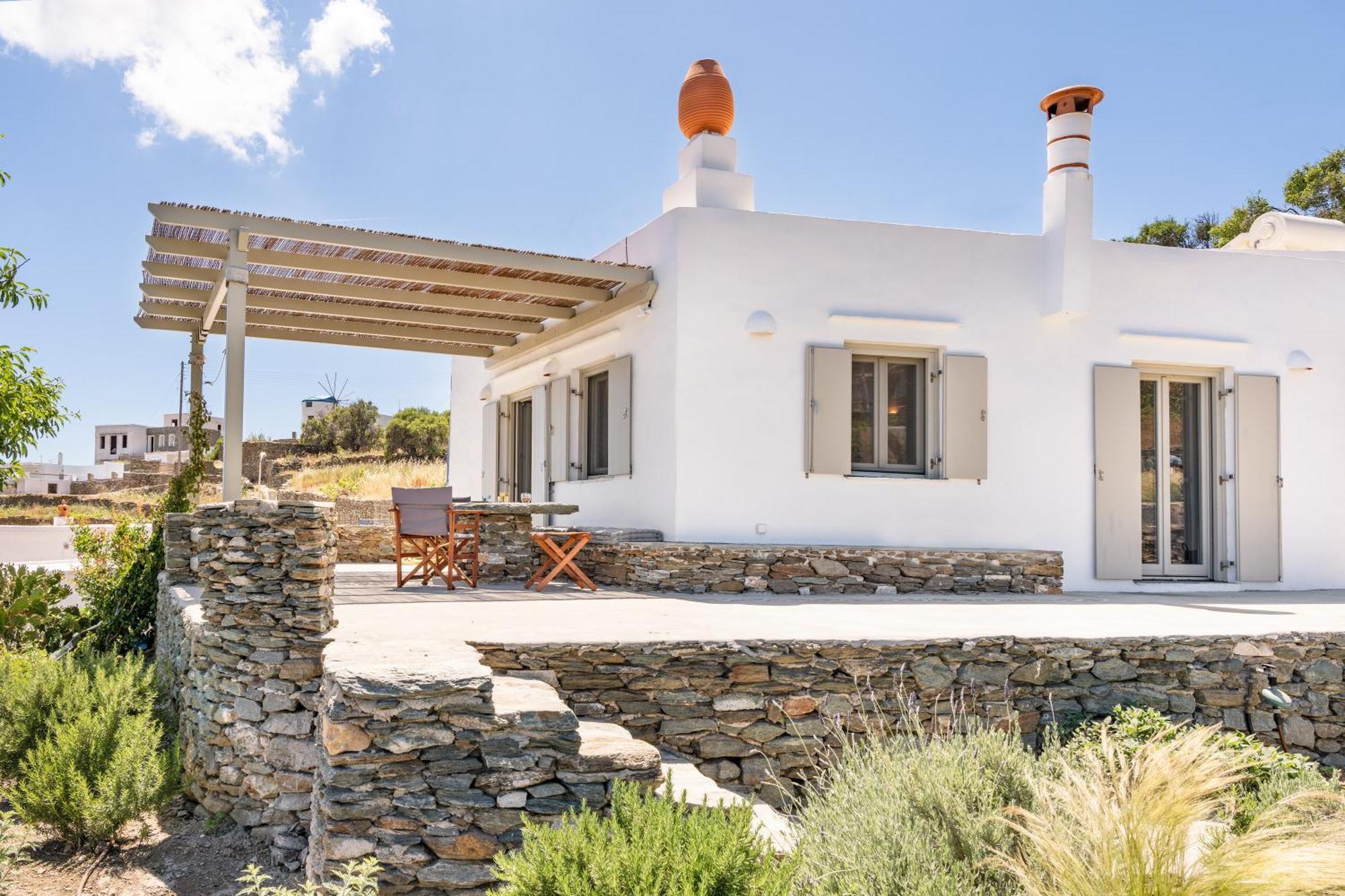 Villa Black Tower Apollonia (Sifnos)