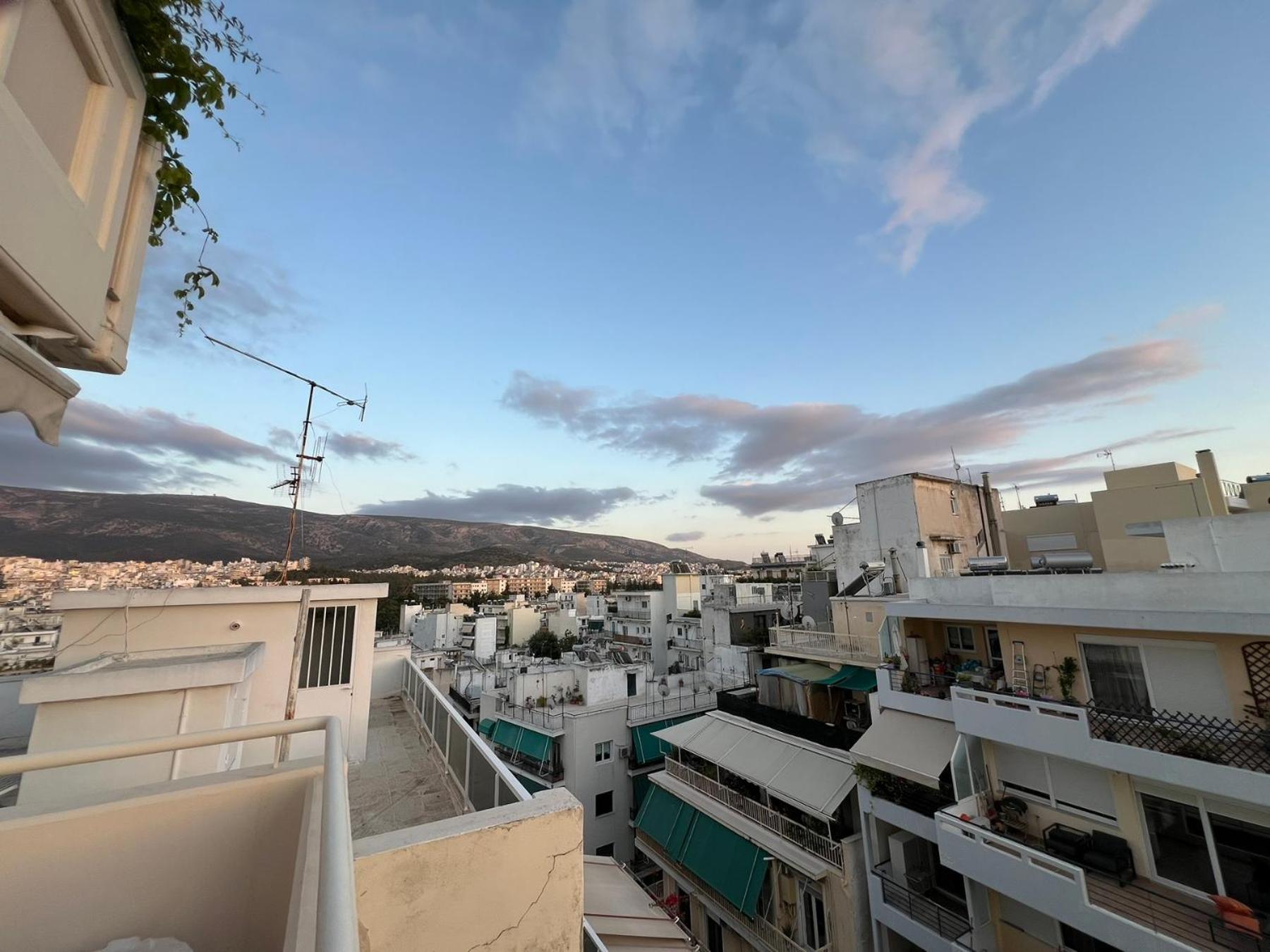 7th Floor Megaro Mousikis Airport Metro Line Apartment *