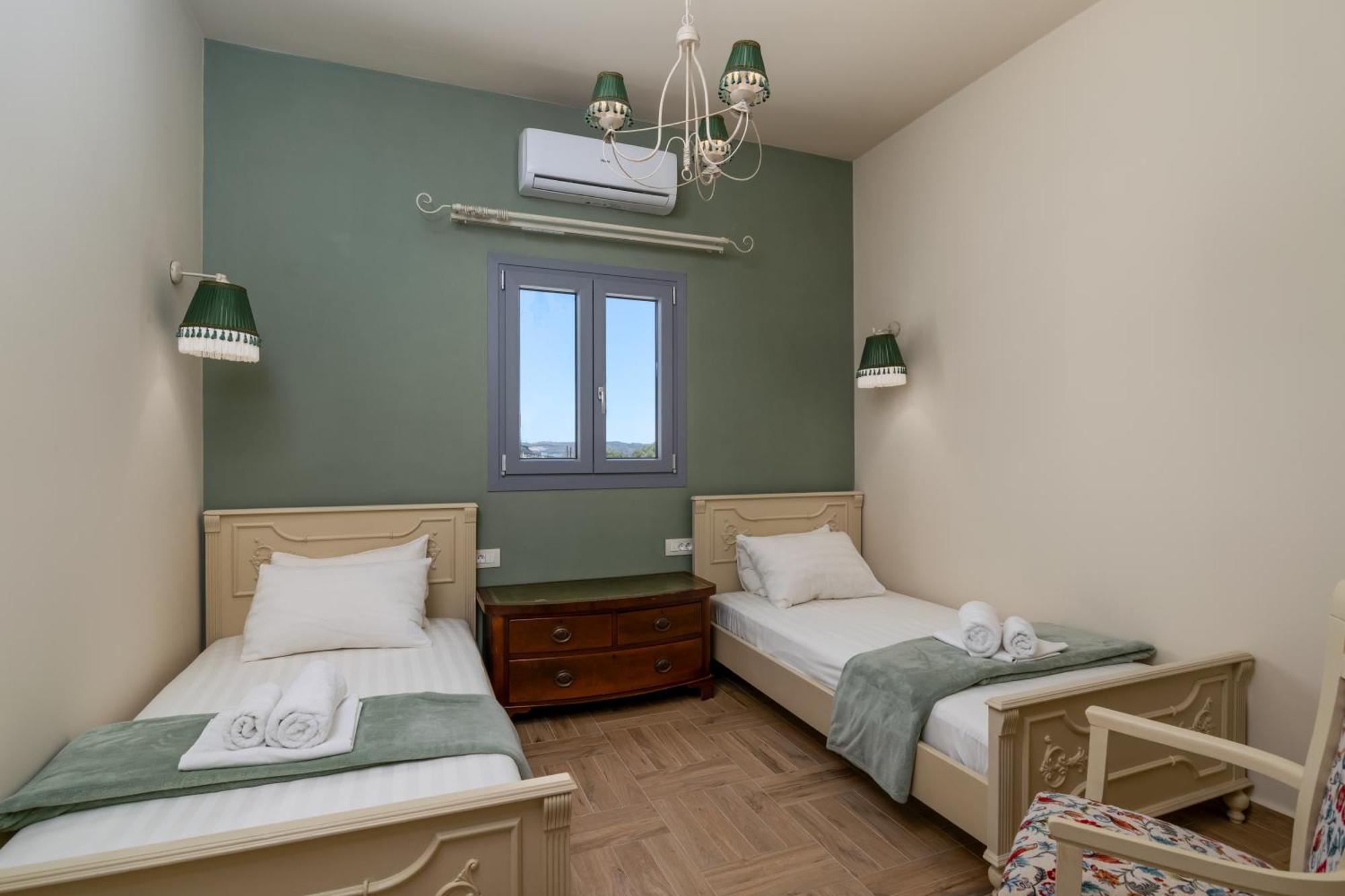 Apartment Harites Apartment's Adamantas (Milos)