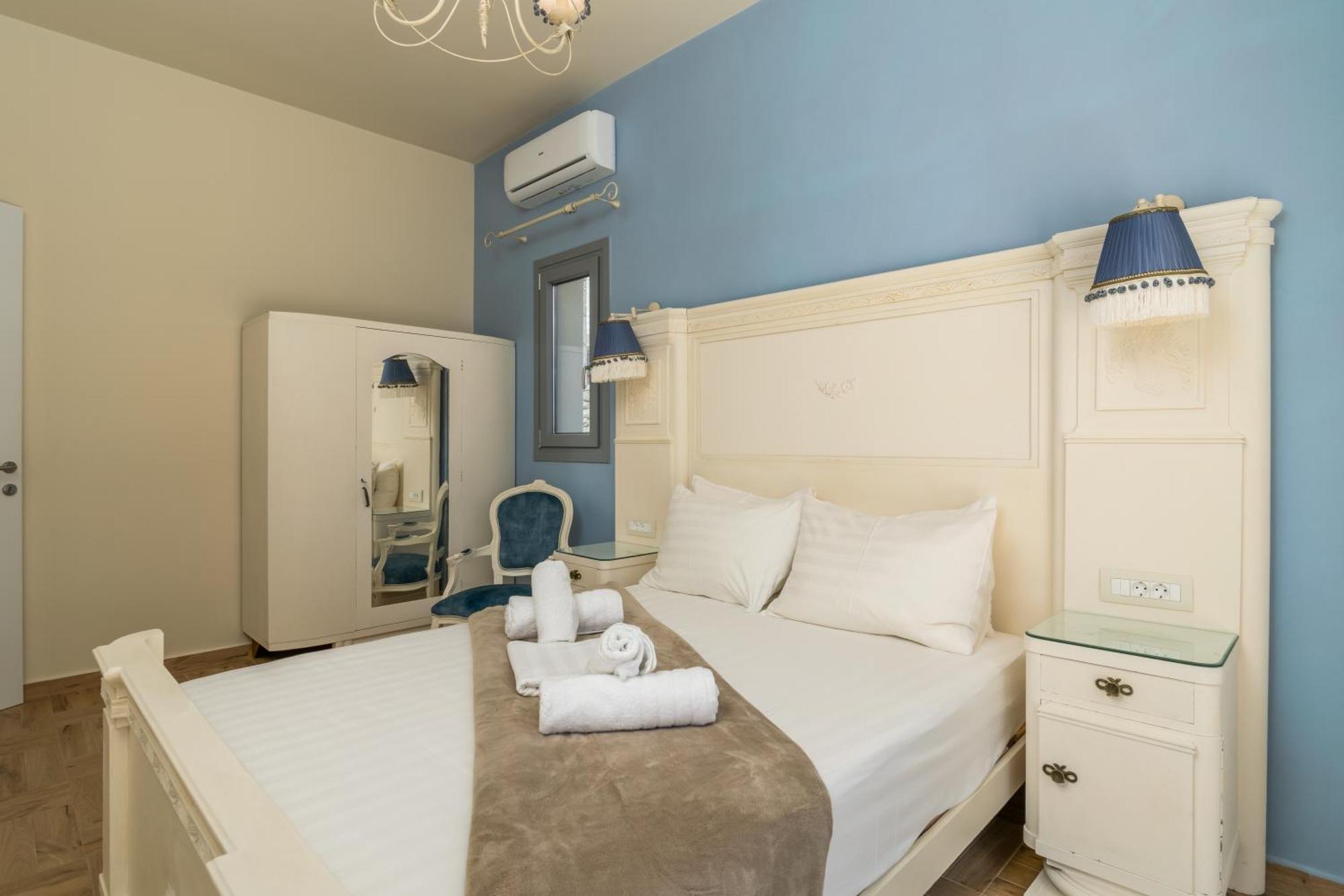 Harites Apartment's * Adamantas (Milos)