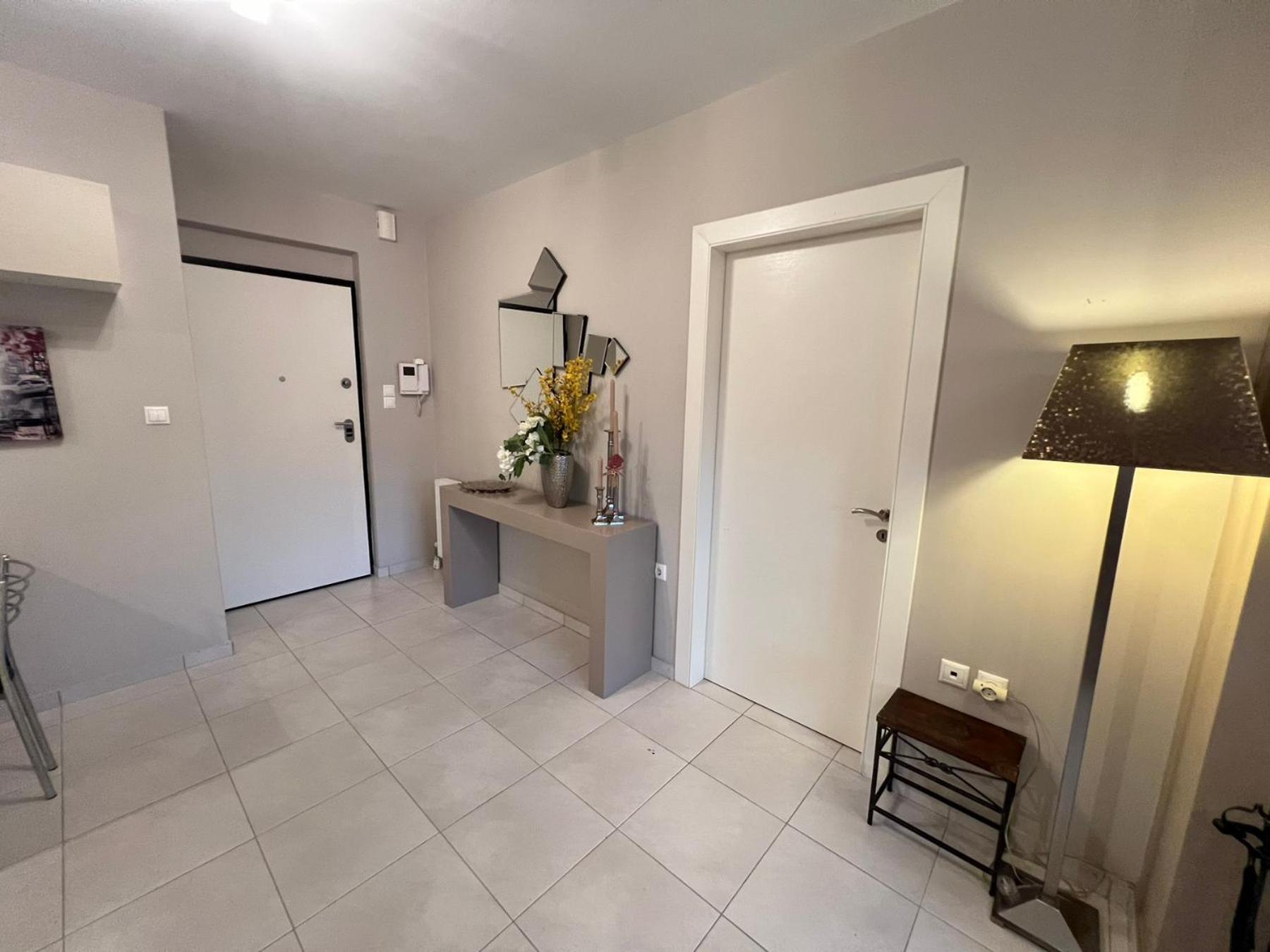 7th Floor Megaro Mousikis Airport Metro Line Apartment *