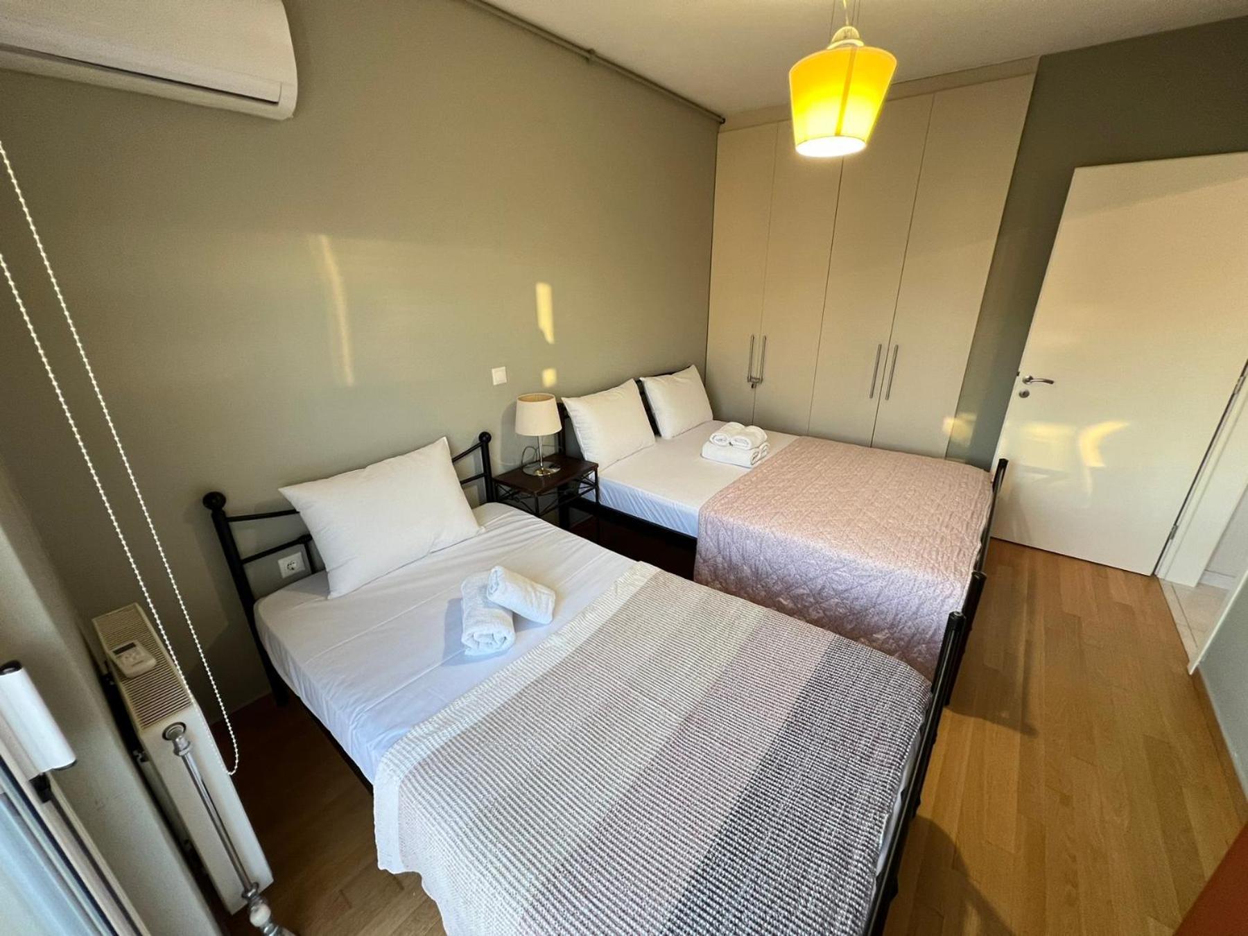7th Floor Megaro Mousikis Airport Metro Line Apartment *