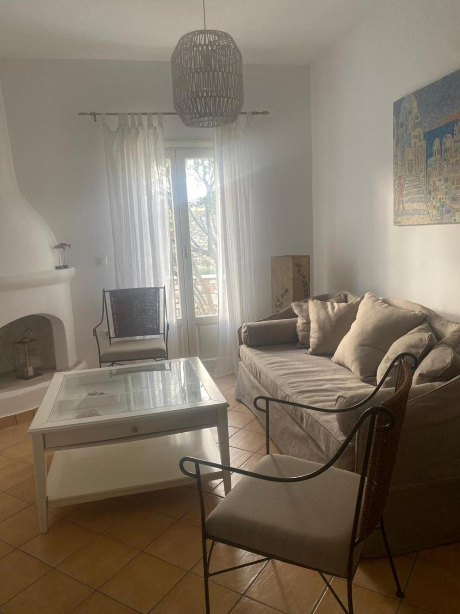 Cycladic Elegant