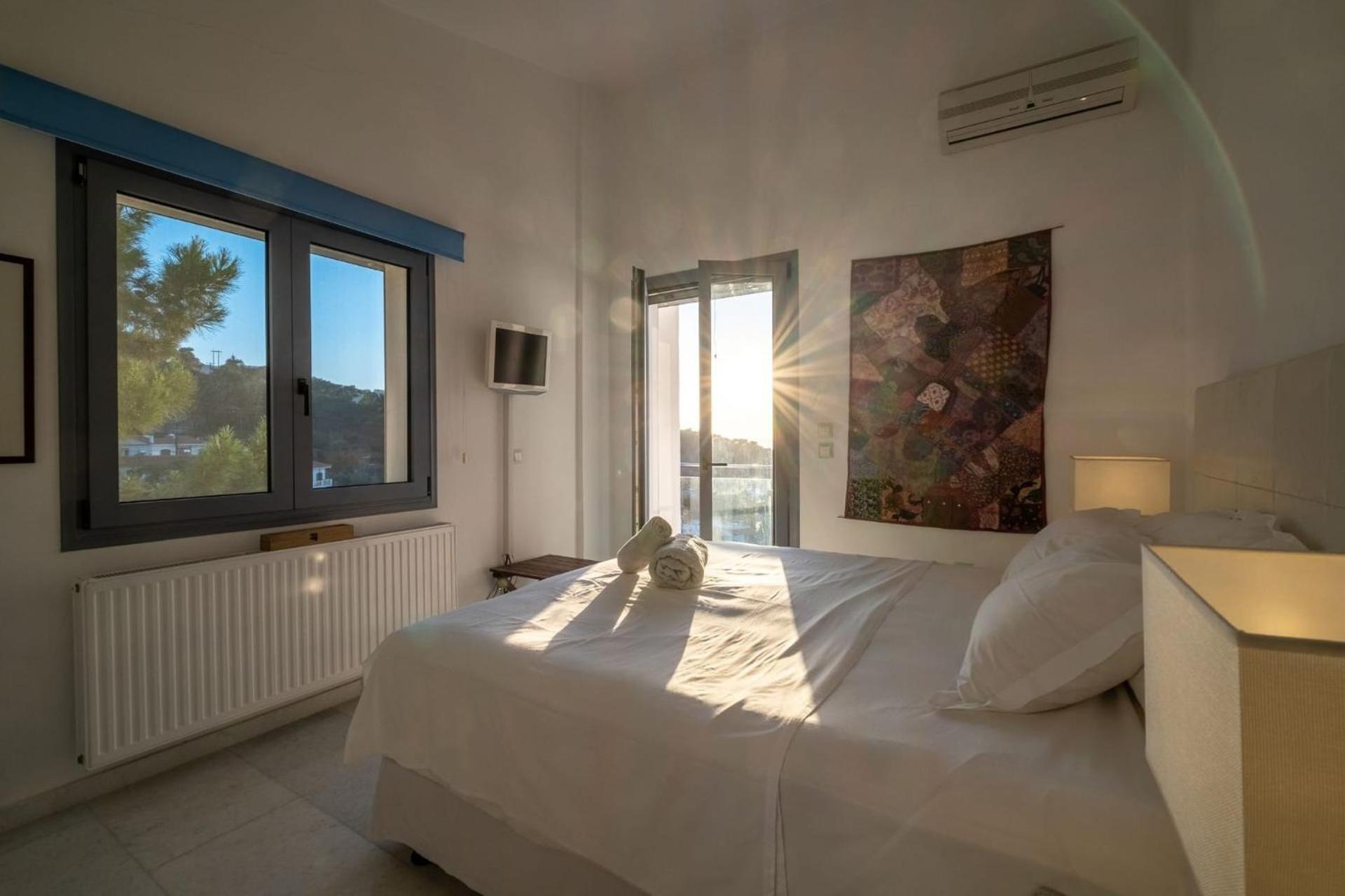 Villa Ikaria Beachfront 7 Bedrooms Indigo Blue Haven Infinity Pool With Stunning Aegian Sea Views Gialiskari *