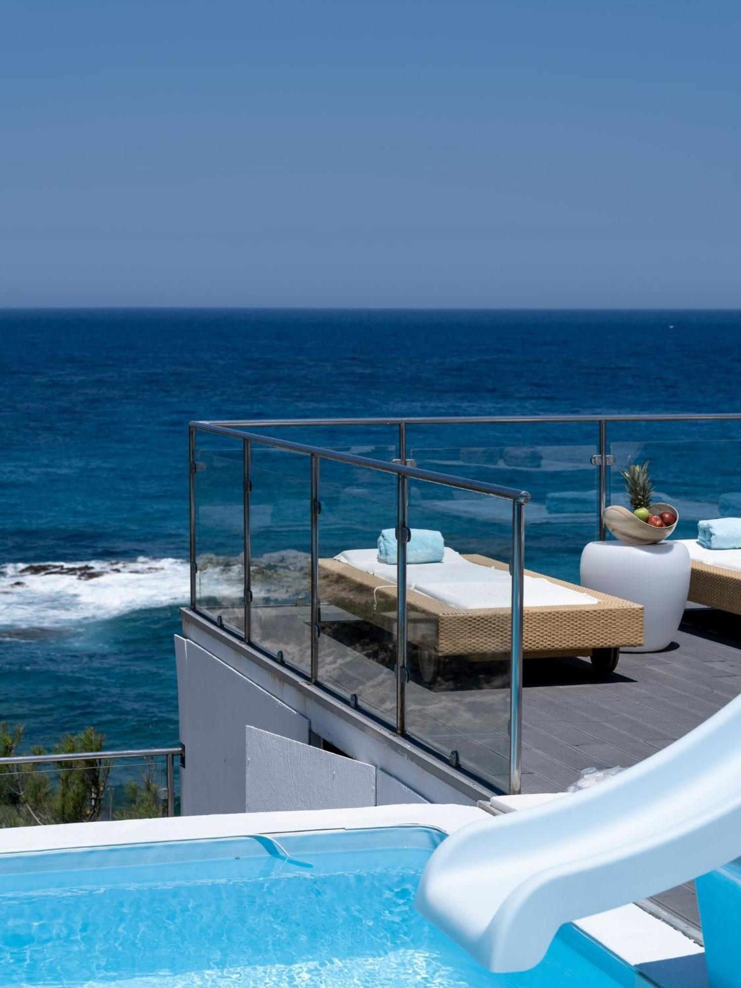 Ikaria Beachfront 7 Bedrooms Indigo Blue Haven Infinity Pool With Stunning Aegian Sea Views Gialiskari * Gialiskari (Icaria)