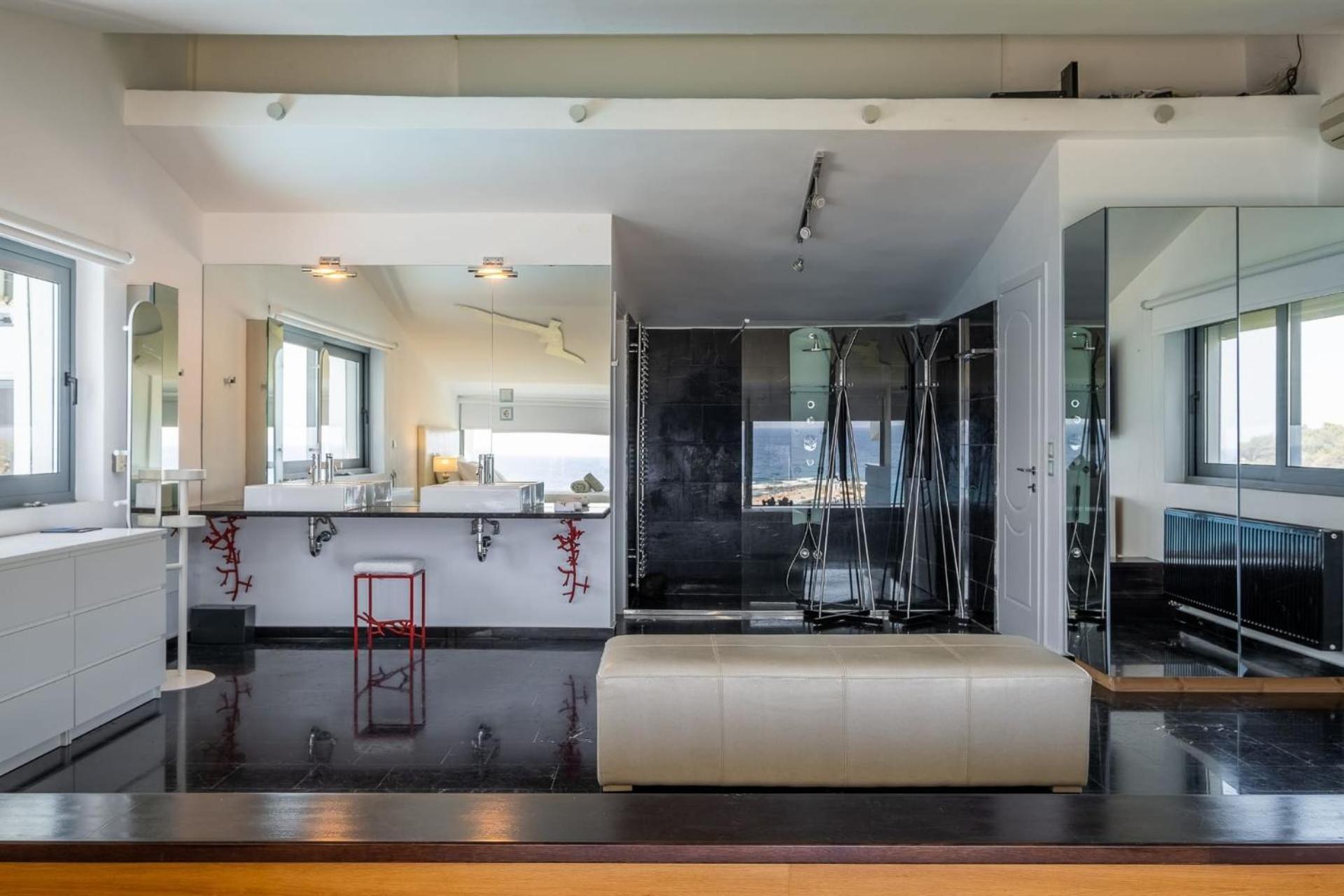 Villa Ikaria Beachfront 7 Bedrooms Indigo Blue Haven Infinity Pool With Stunning Aegian Sea Views Gialiskari