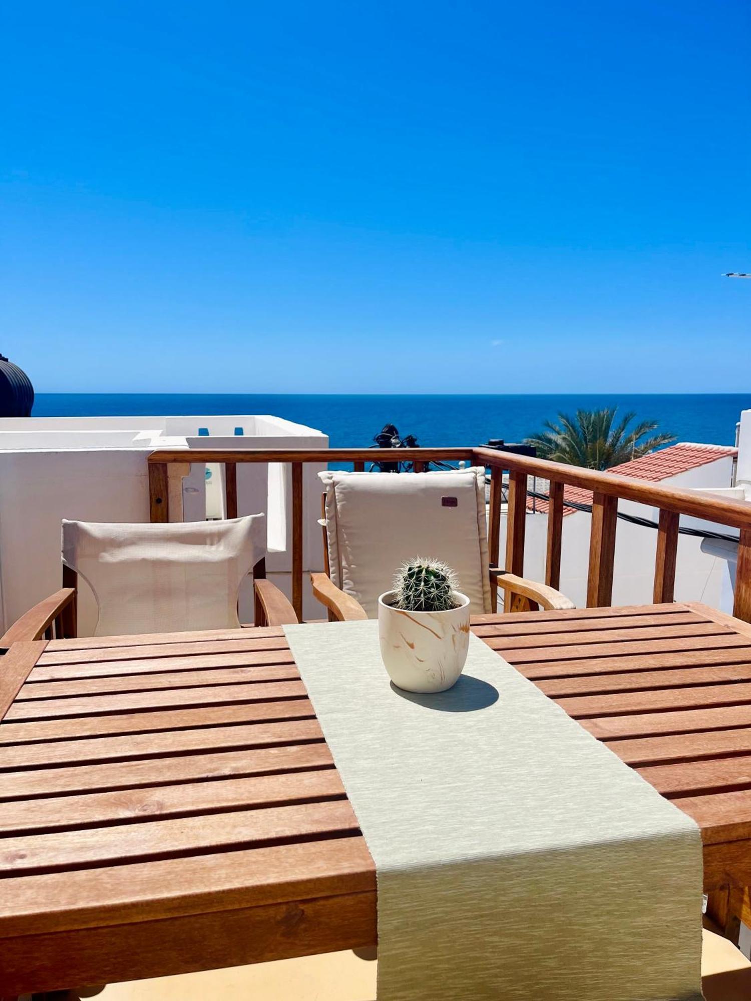 Blue Horizon Apartment *