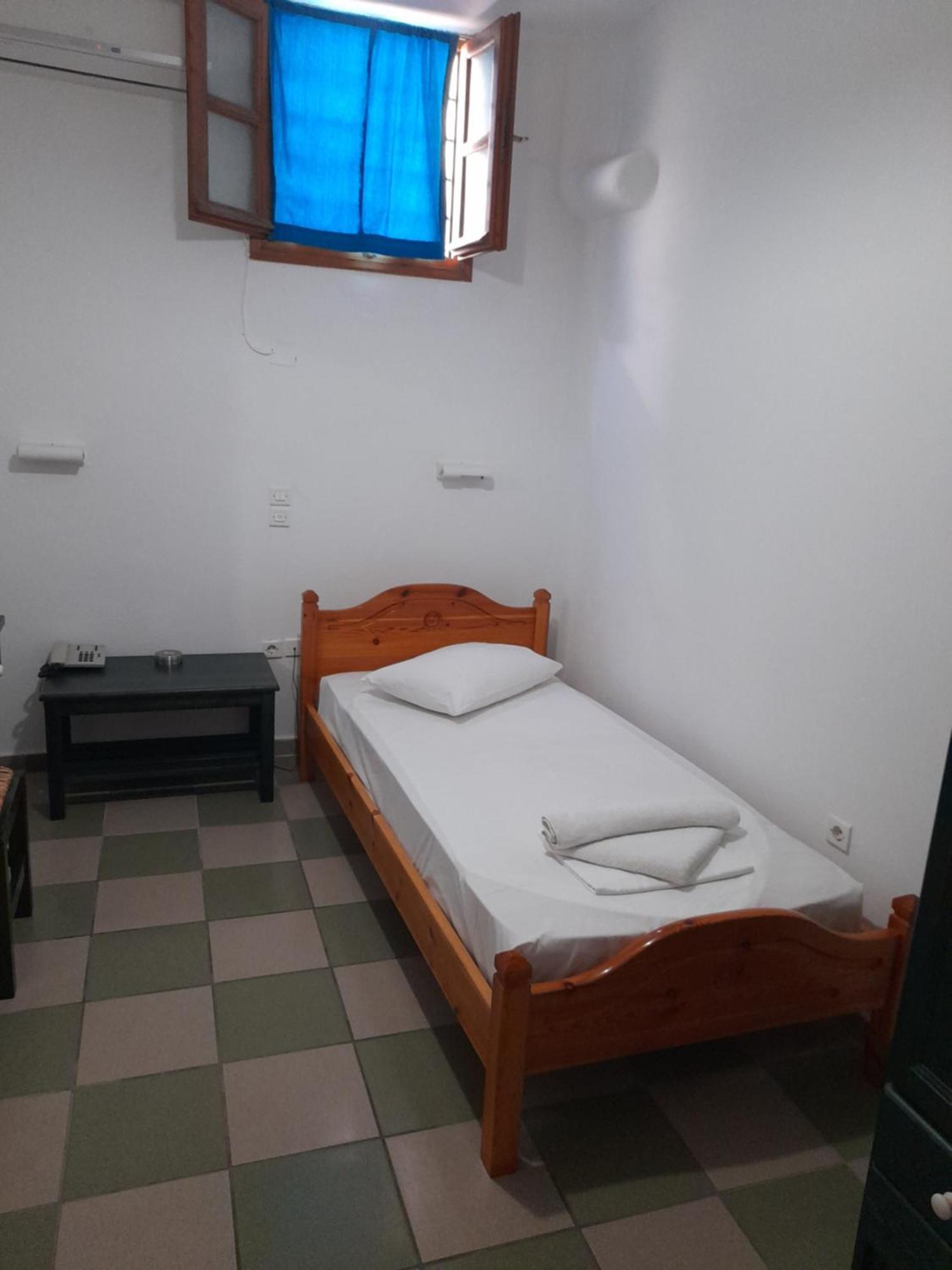 Siroco's And Parikia (Paros)