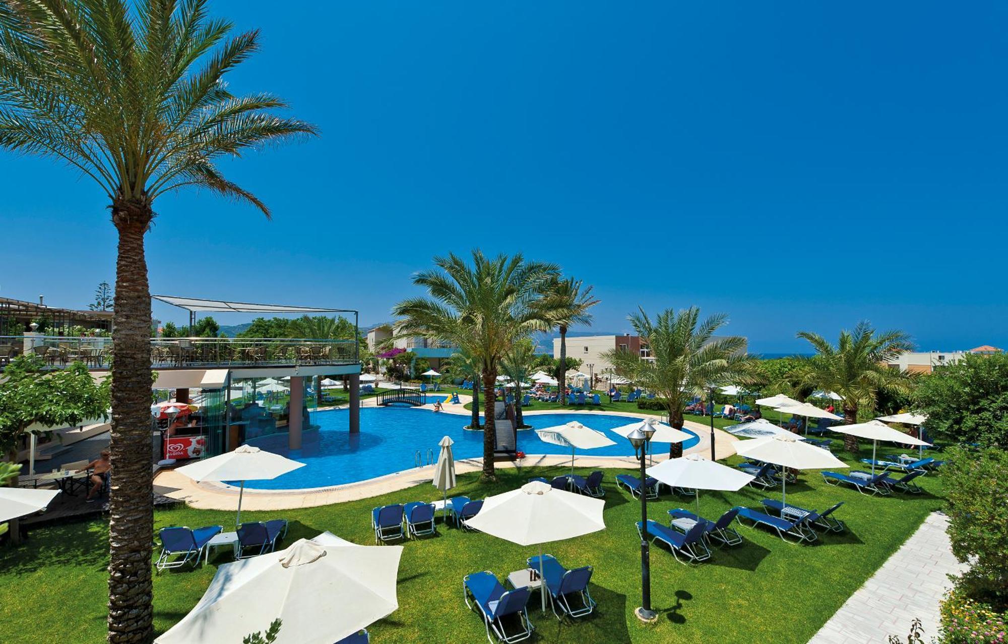 Selini & Waterpark 4*