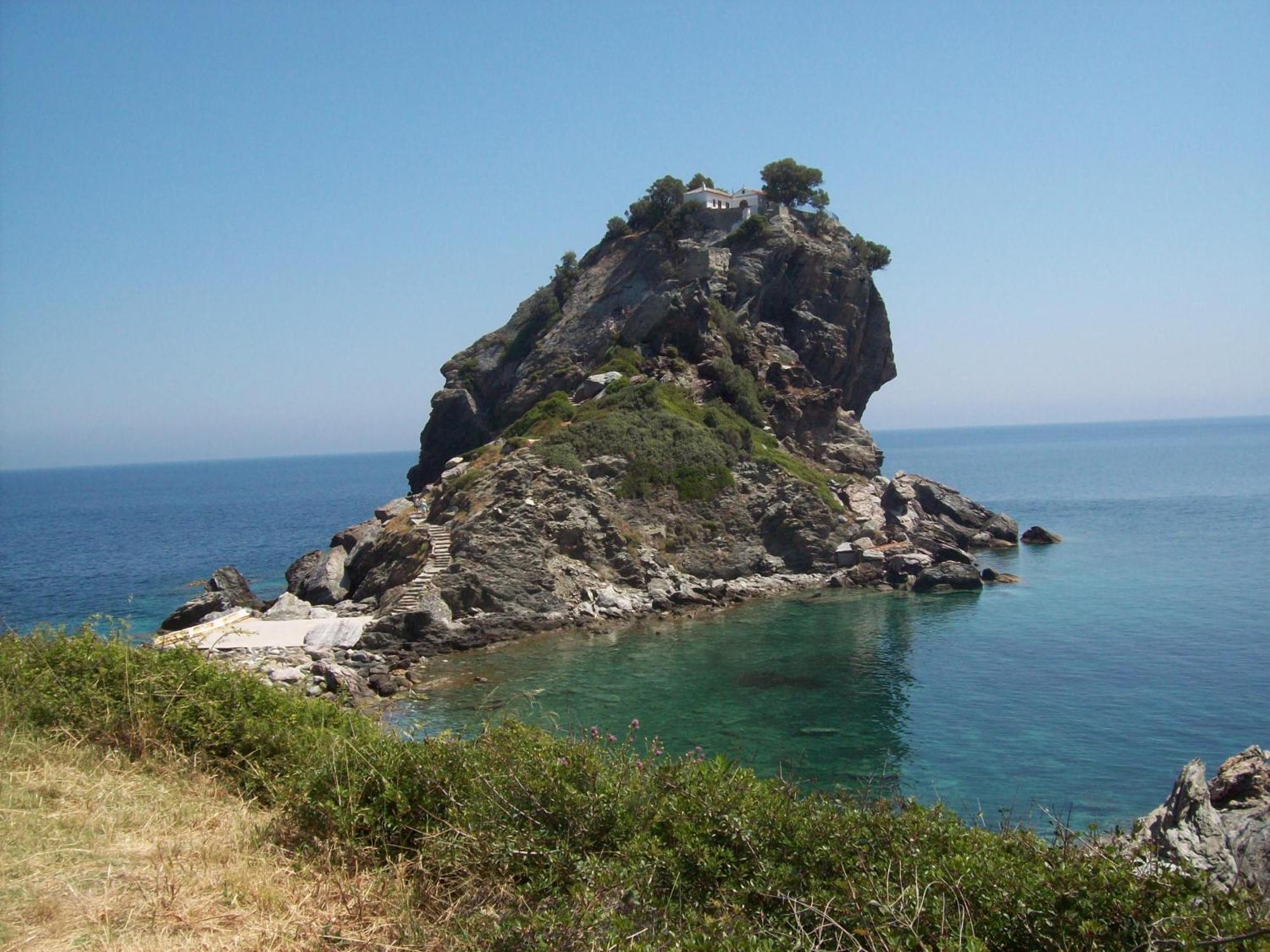 Selenunda Loutraki (Skopelos)