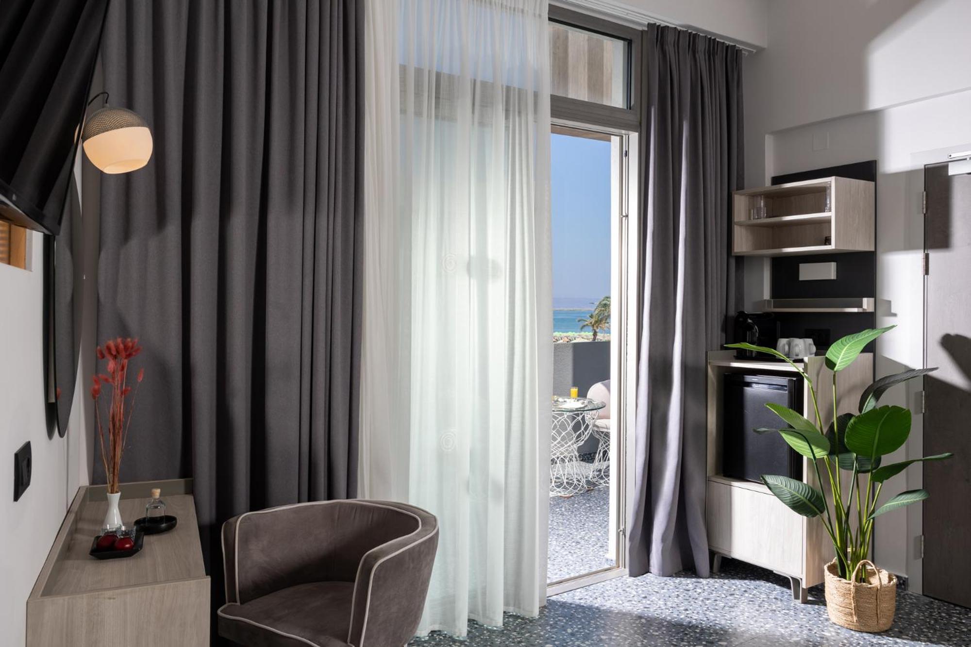 Pearl Seabreeze Aparthotel Rethymno (Crete)