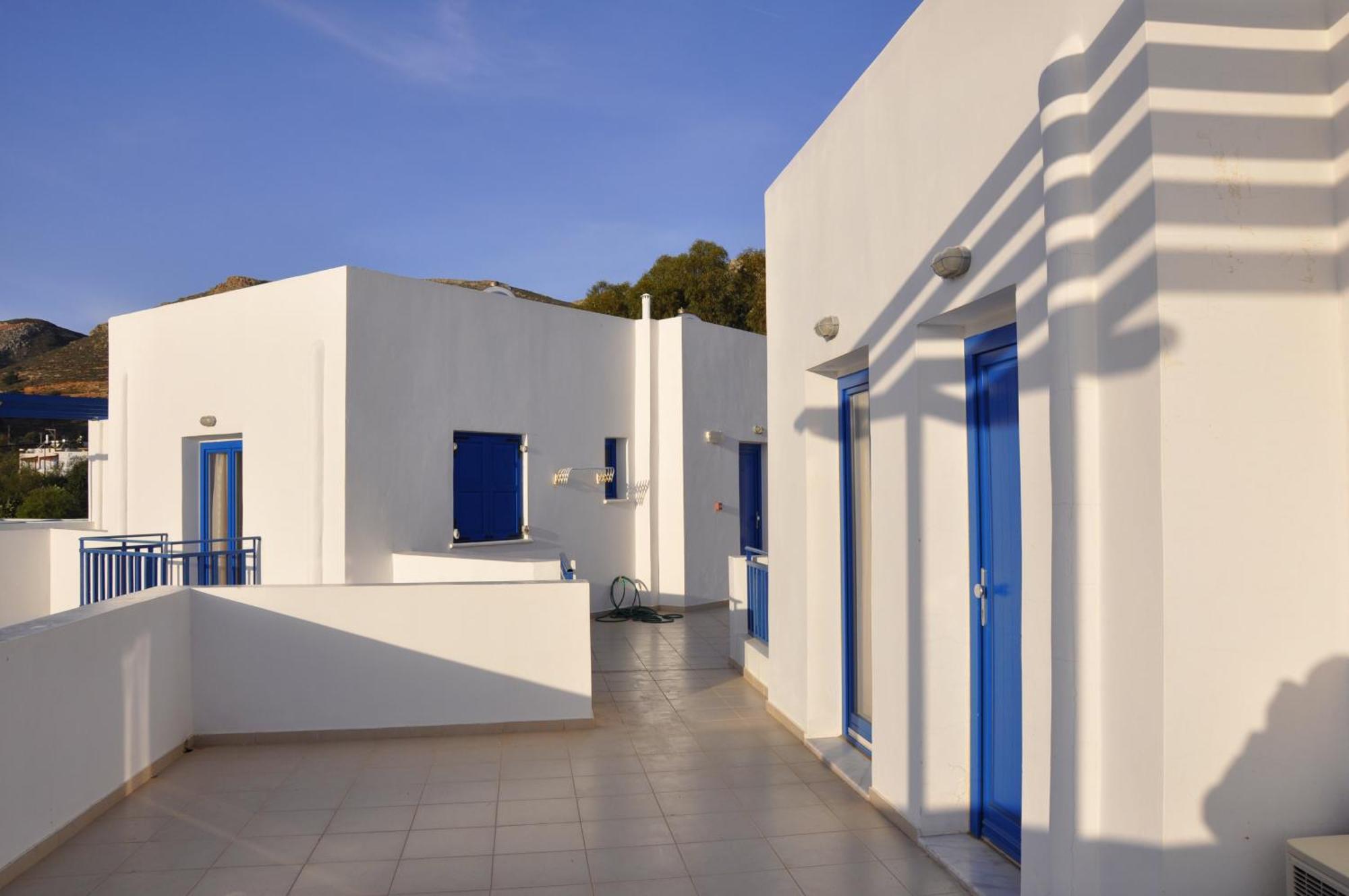 Ellibay Aparthotel 3*