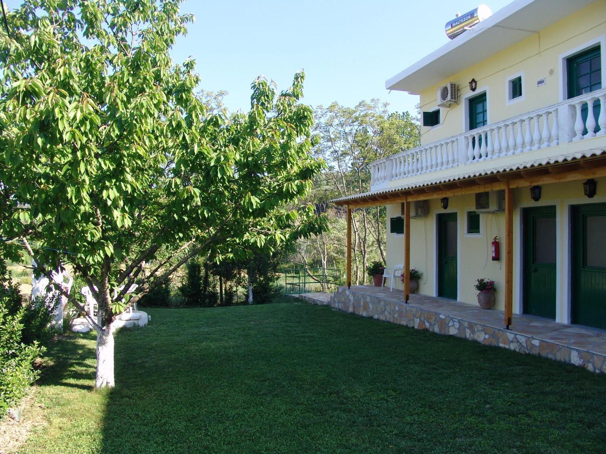 Family Studios Aparthotel Marathias (Corfu)
