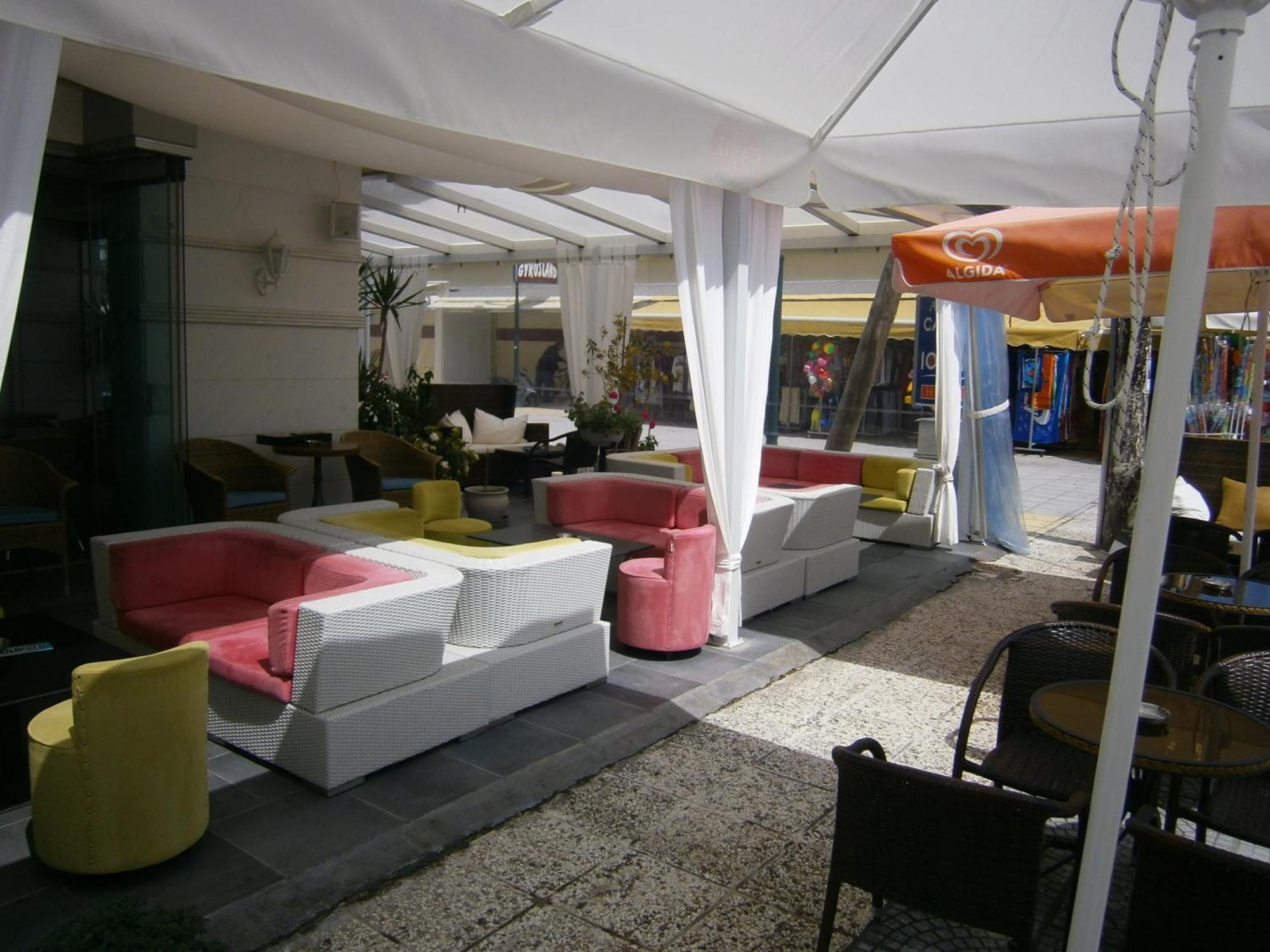 Ioanna Hotel 2*