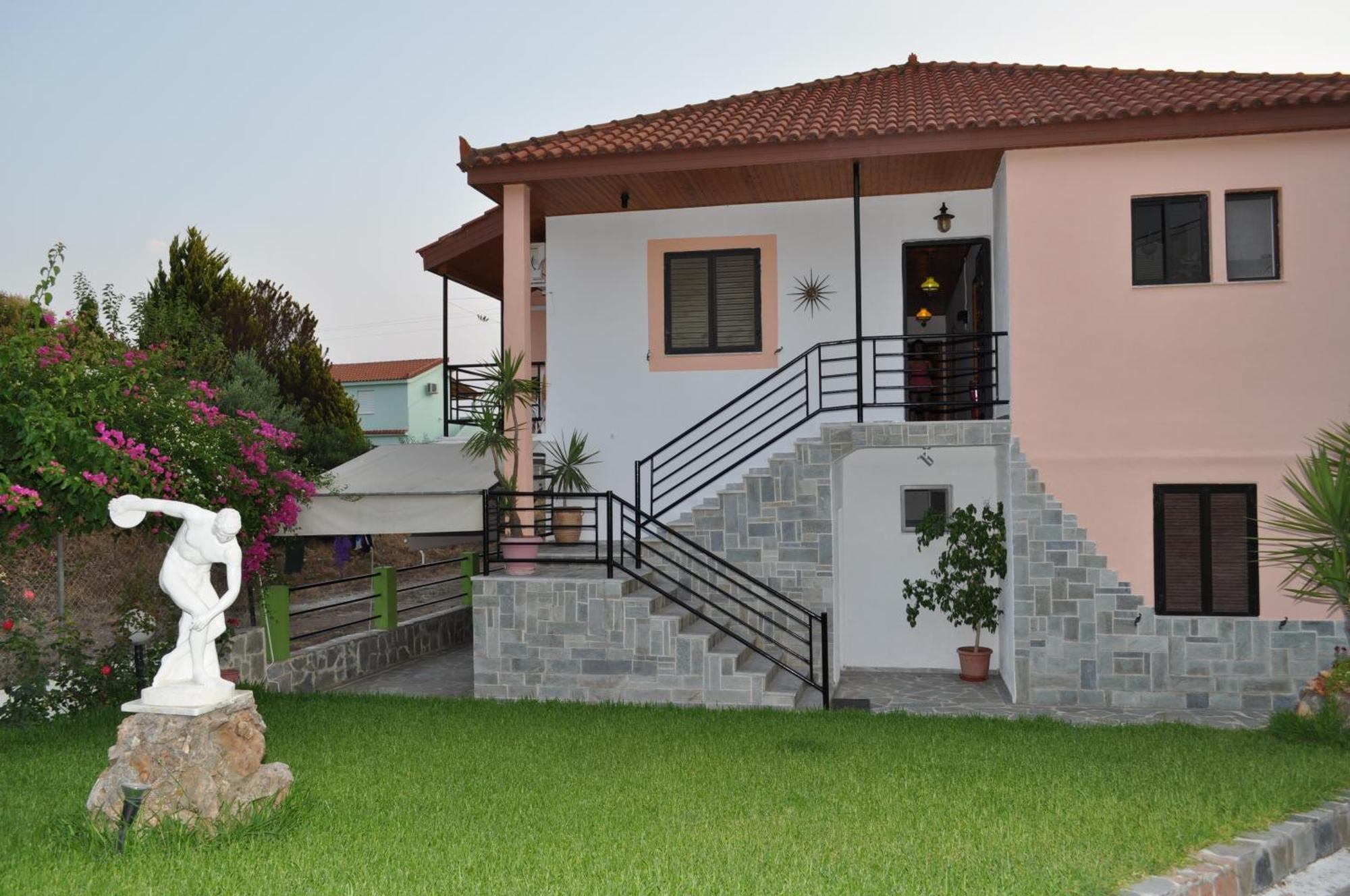 Olympion Village Aparthotel 2*