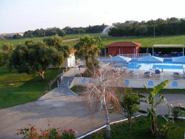 Lintzi Hotel 2*