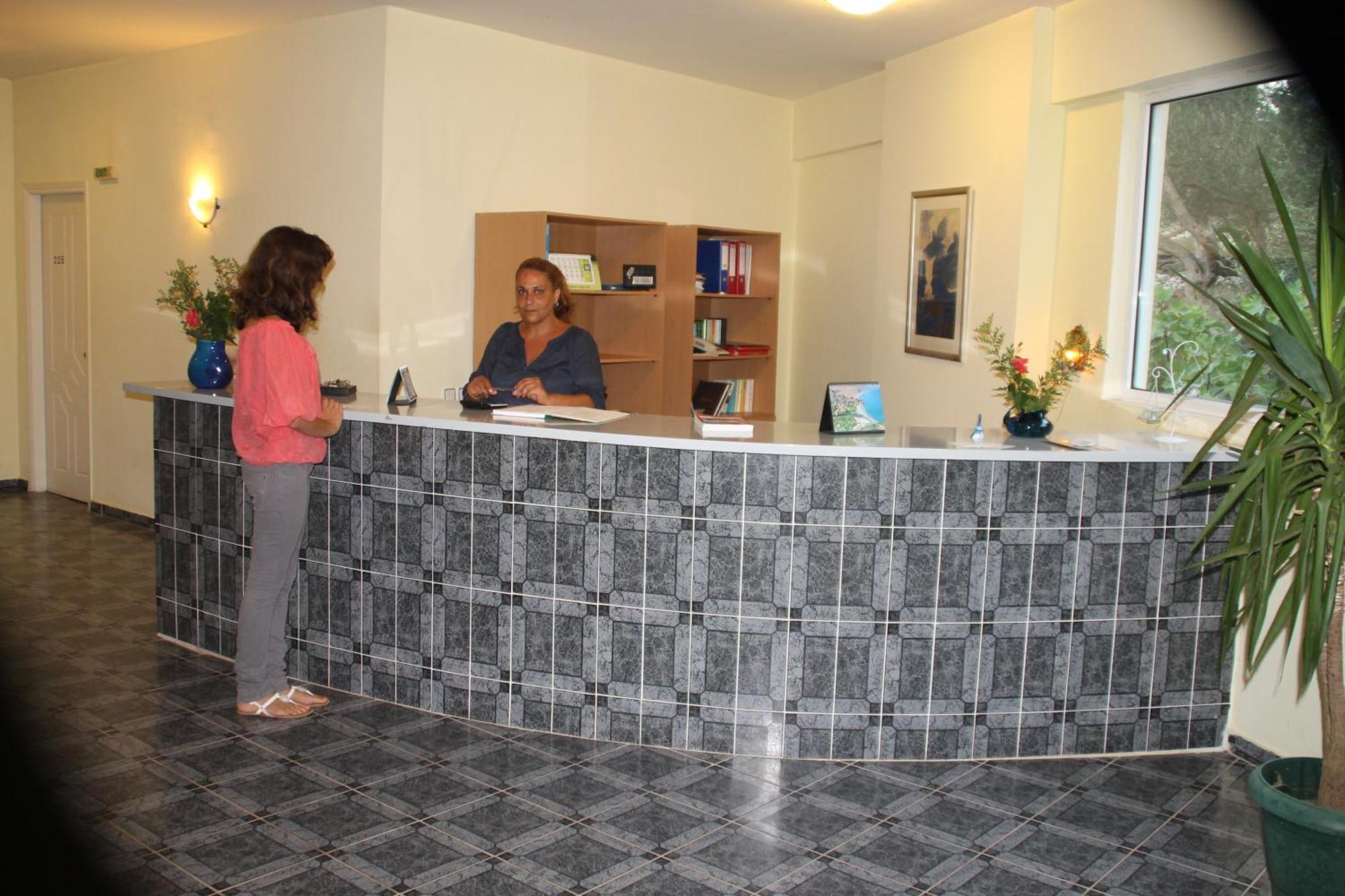 Amfitriti & Hotel 3*