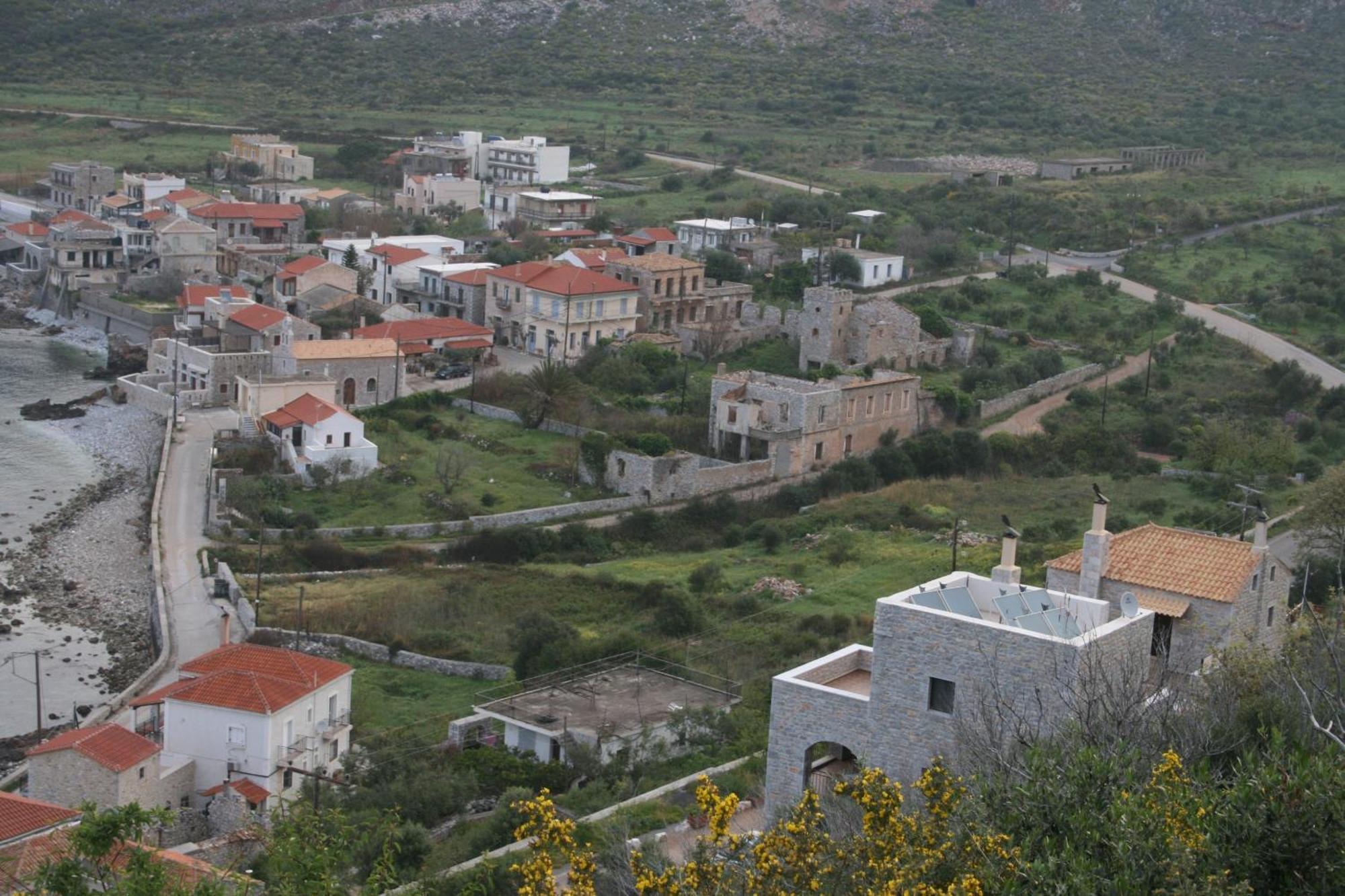 Traditional Plagiaki * Neo Oitilo